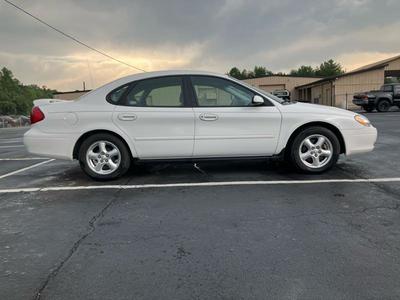 2003 Ford Taurus