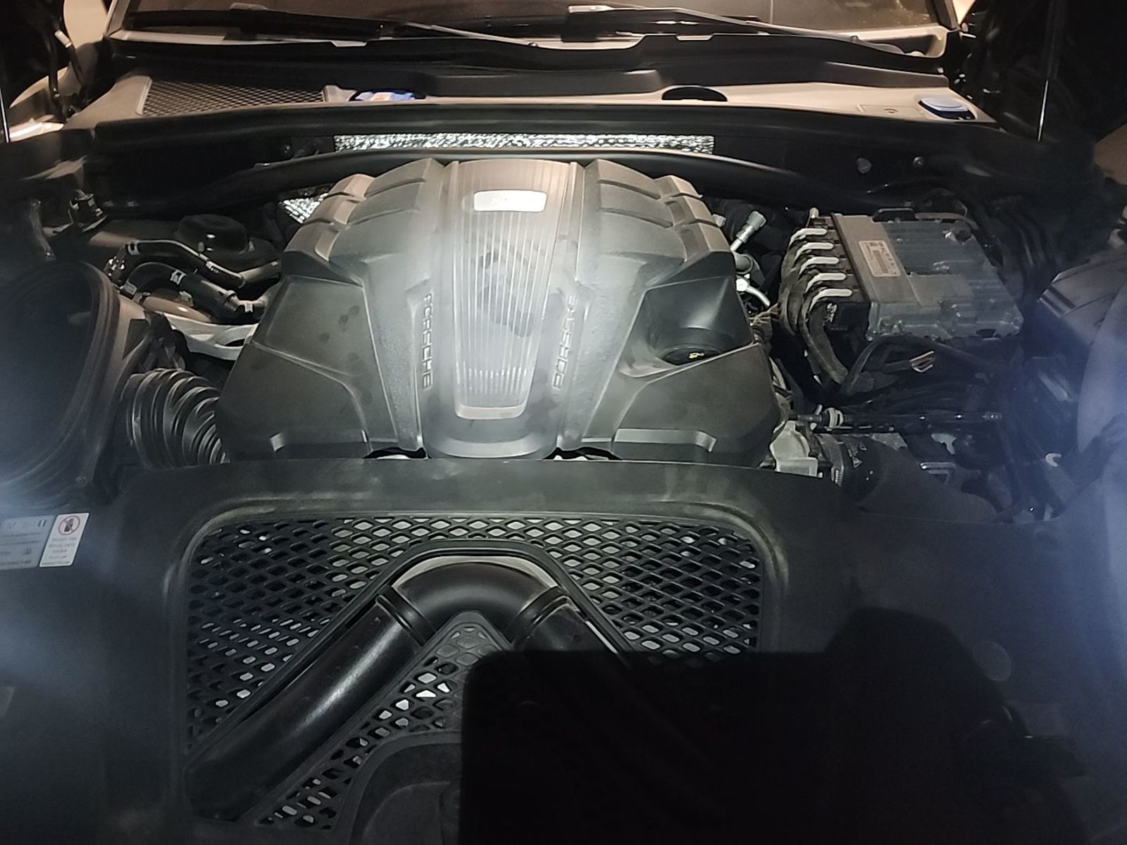 2020 Porsche macan  Turbo AWD