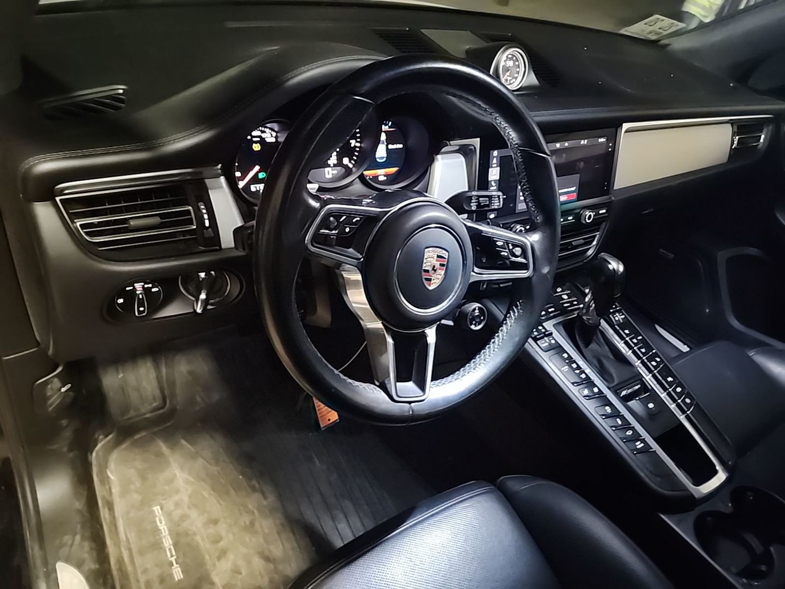 2020 Porsche macan  Turbo AWD