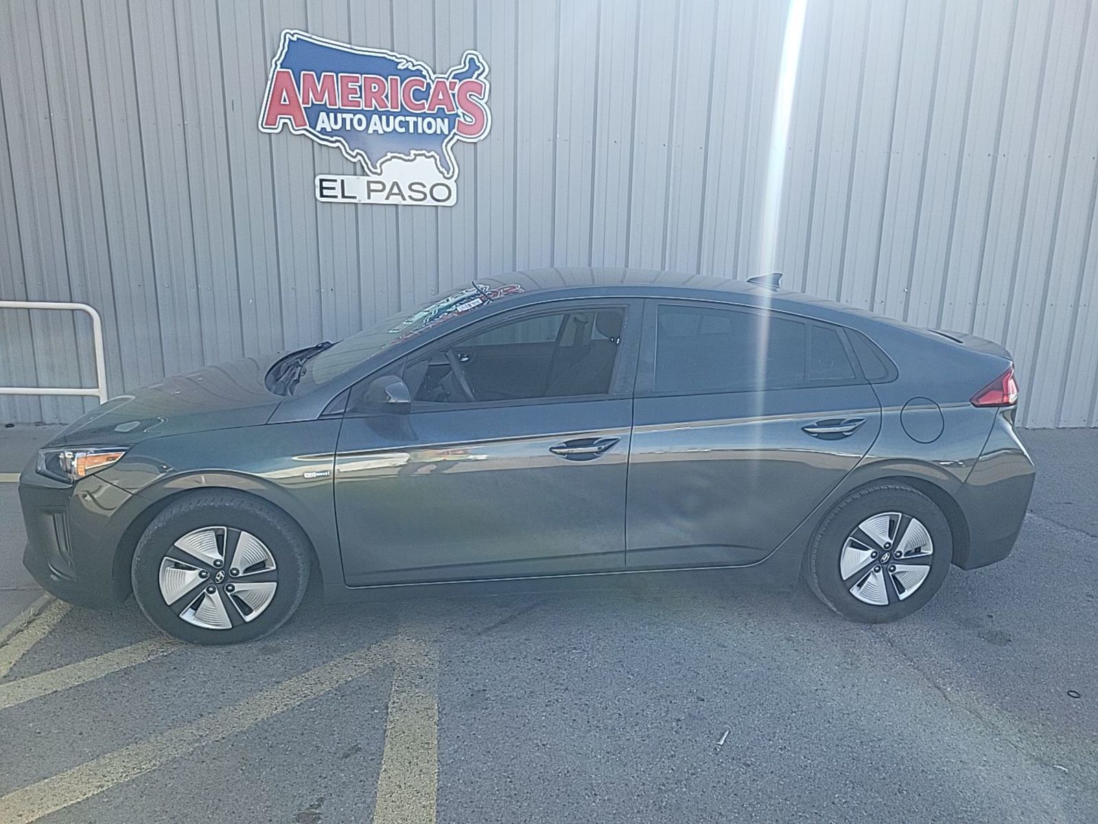 2020 Hyundai Ioniq Hybrid   FWD