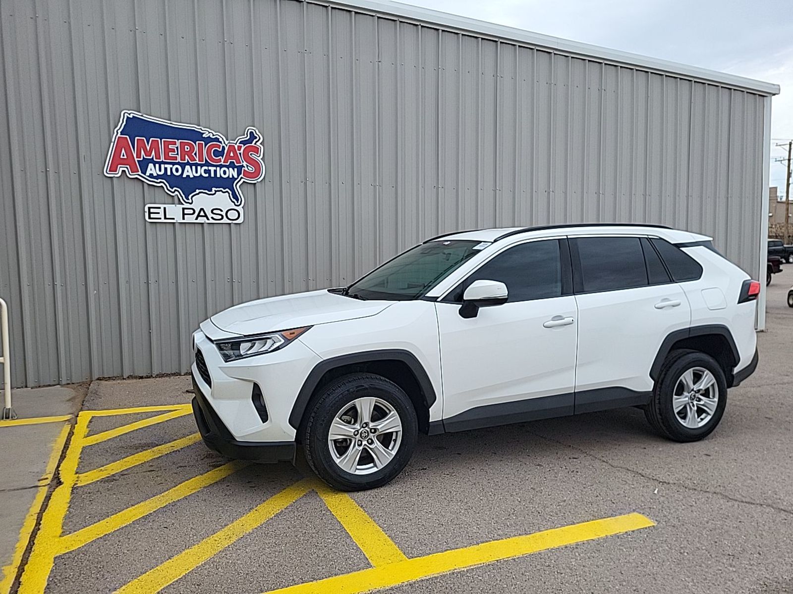 2021 Toyota RAV4  XLE FWD