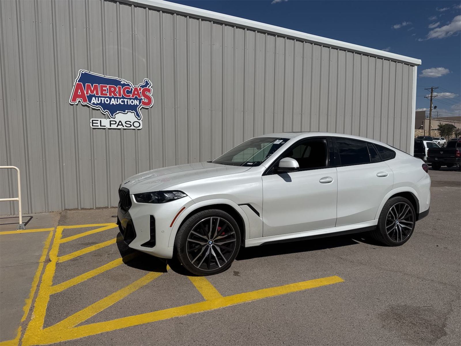 2025 BMW X6  XDrive40i AWD