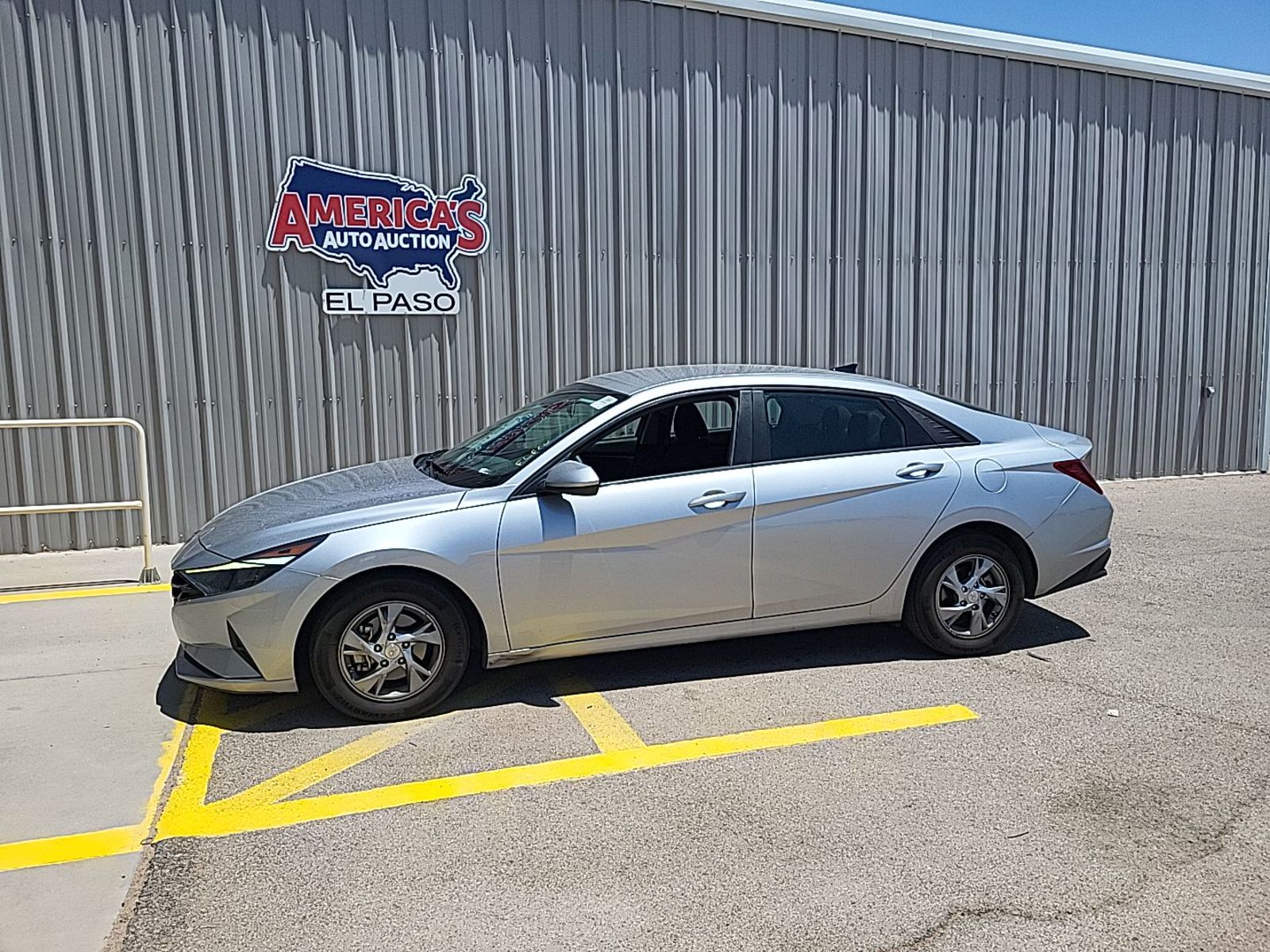 2023 Hyundai Elantra  SE FWD