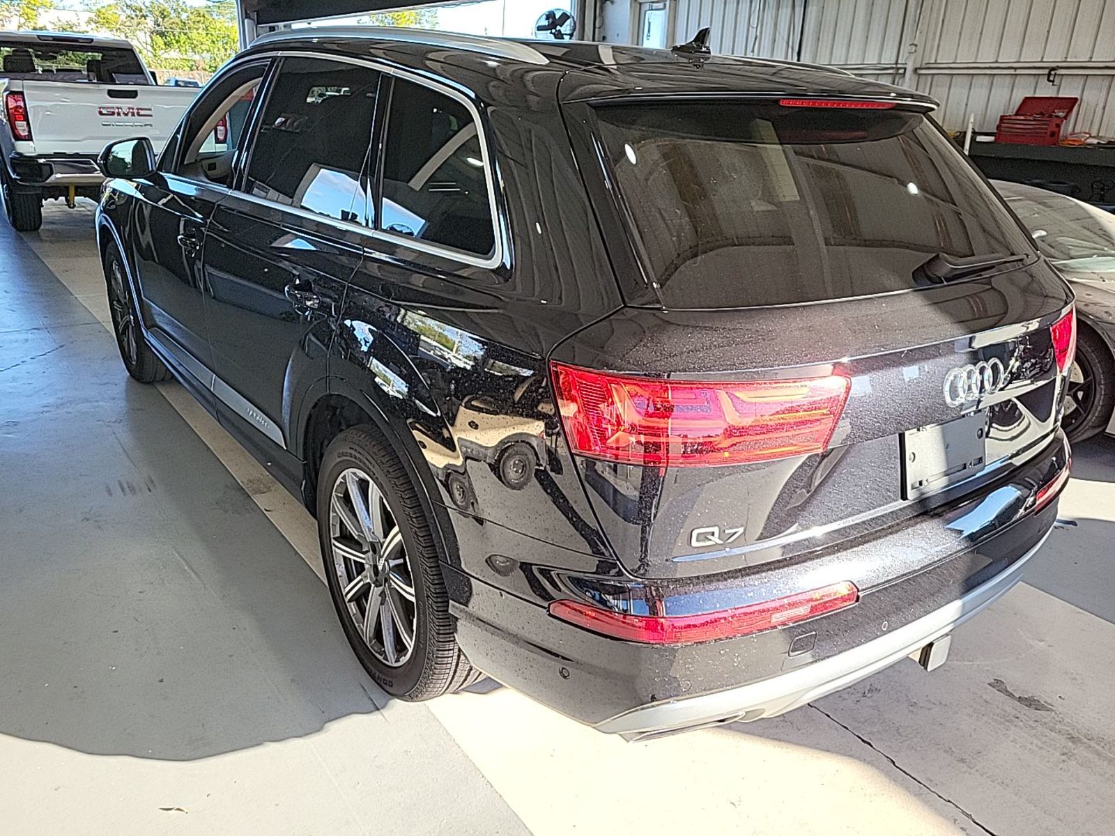 2019 Audi Q7  SE Premium Plus AWD