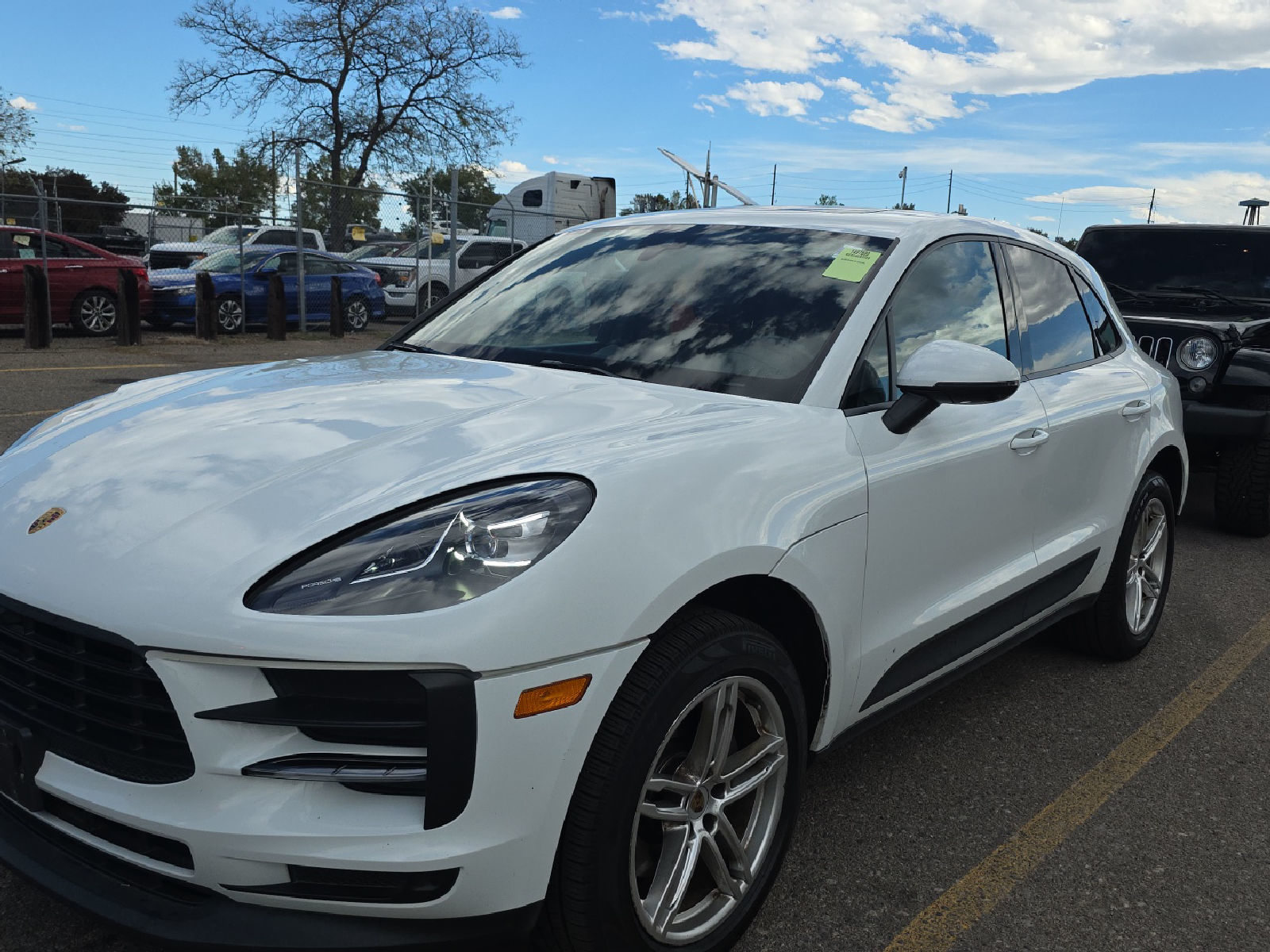 2020 Porsche macan  Base AWD