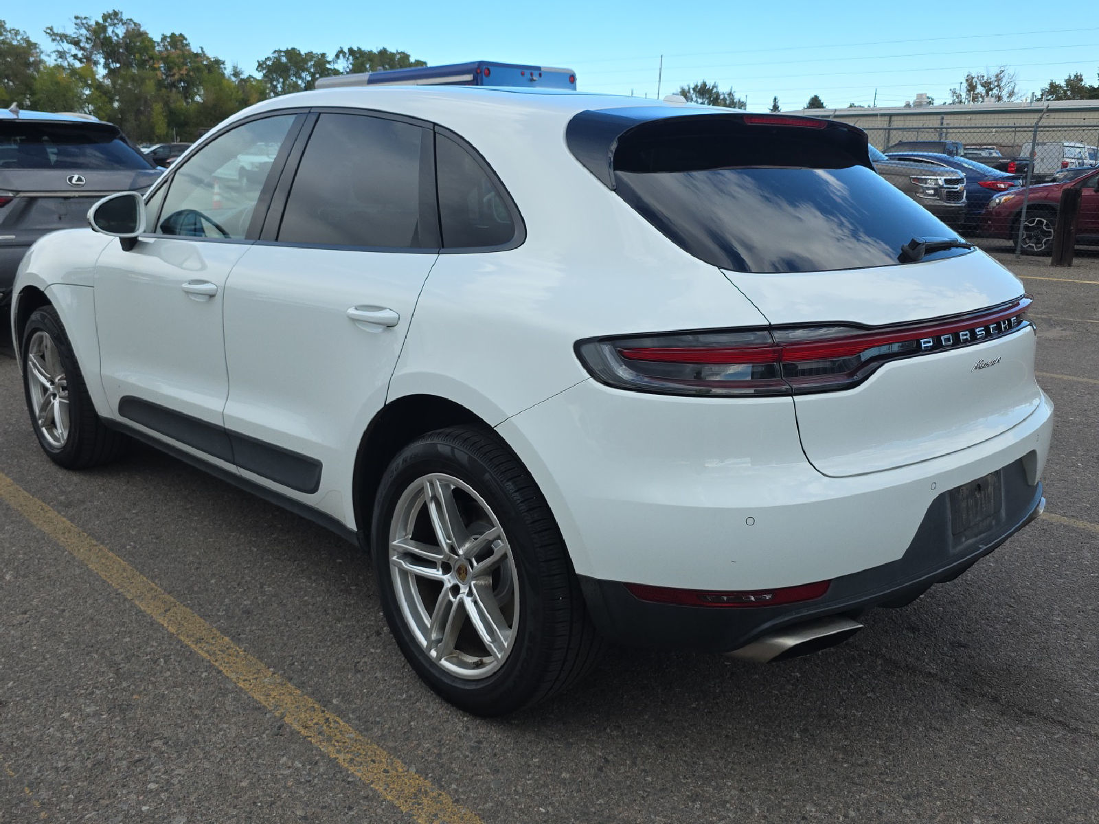 2020 Porsche macan  Base AWD