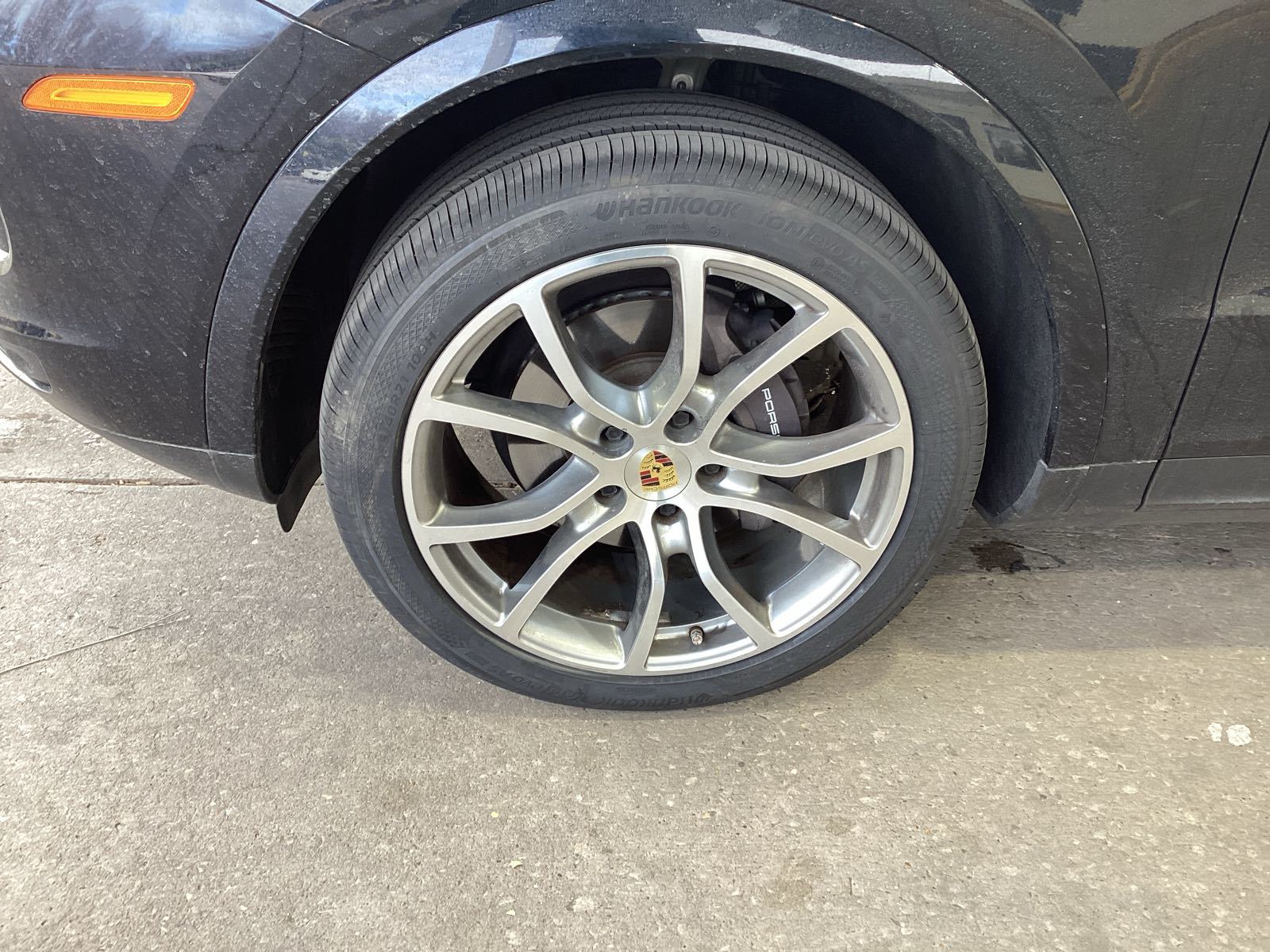 2020 Porsche cayenne  Base AWD