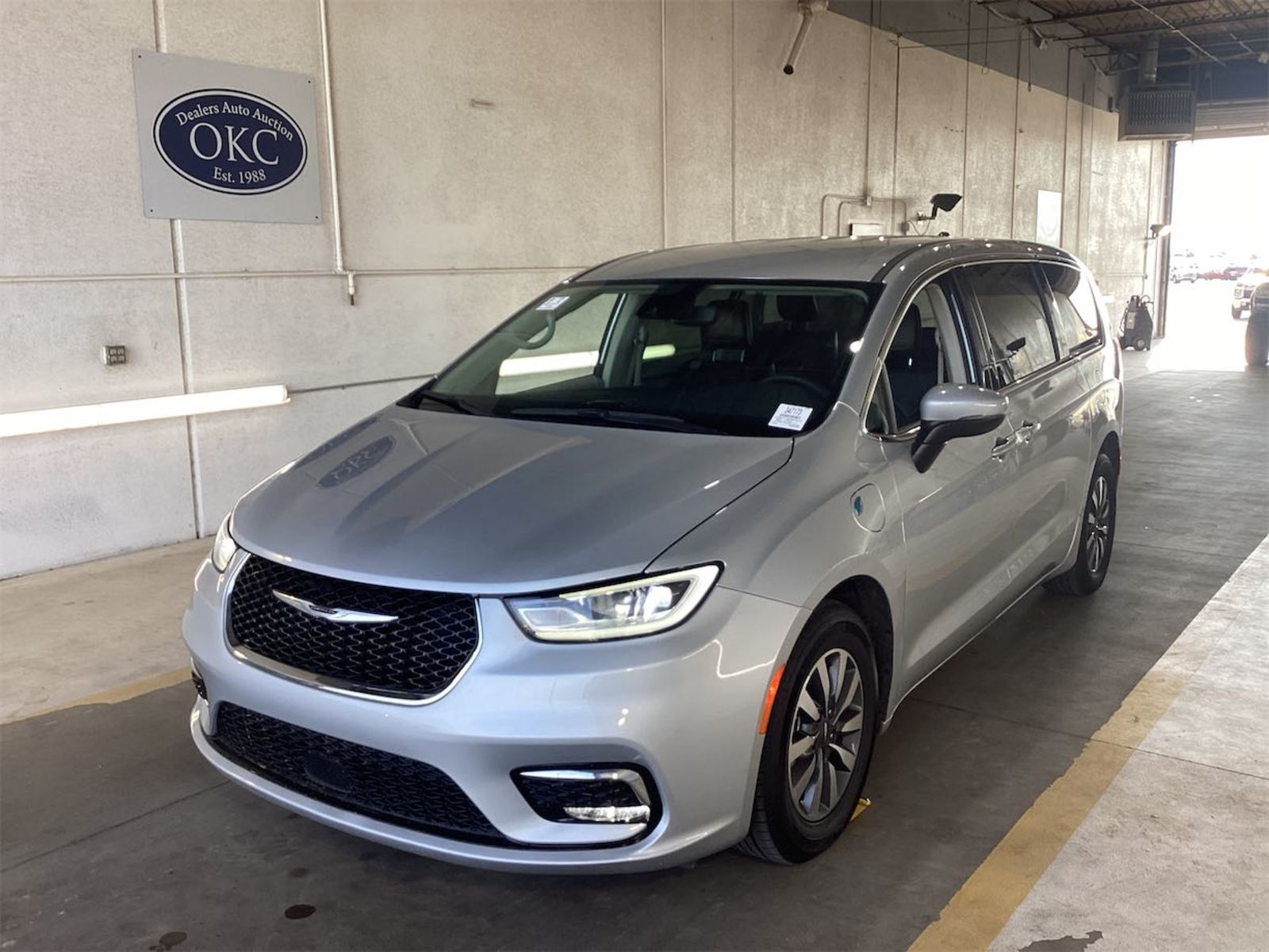 2023 Chrysler Pacifica  Hybrid Touring L FWD