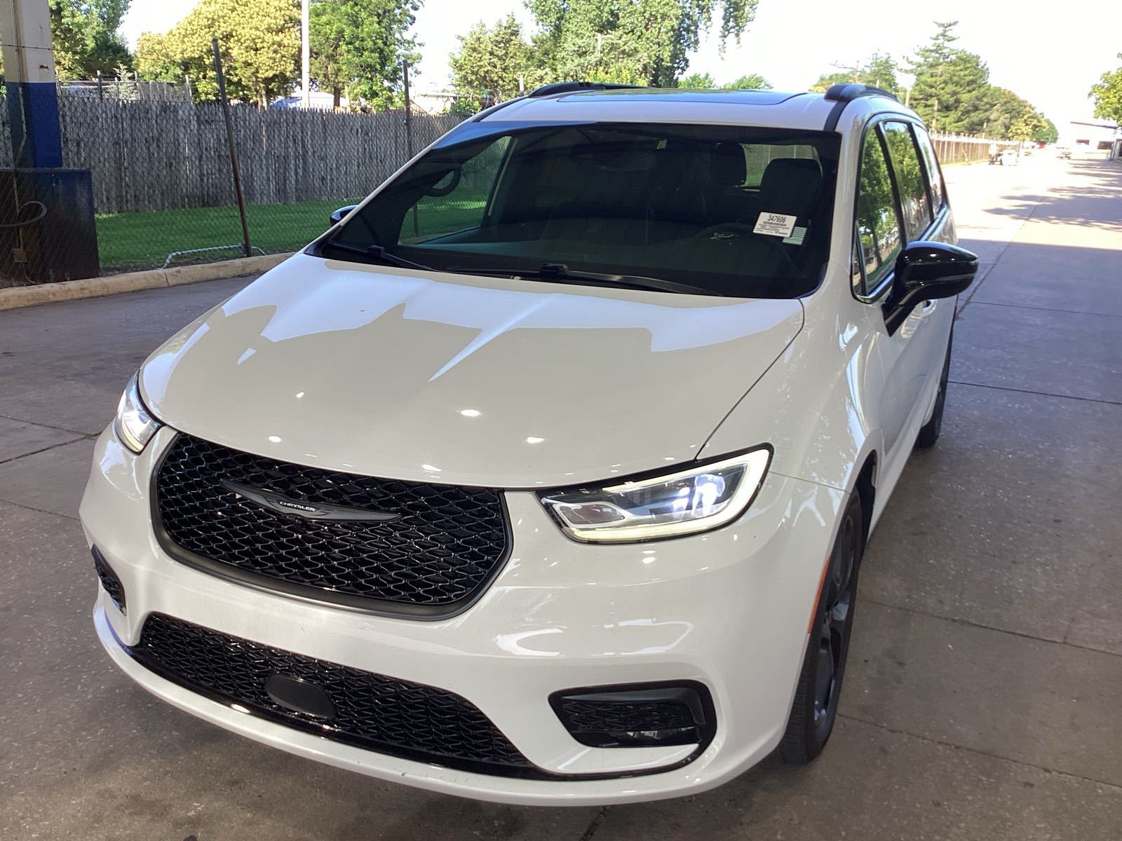 2025 Chrysler Pacifica  Limited FWD