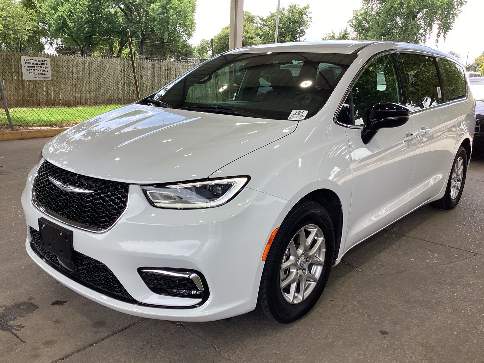 2026 Chrysler Pacifica  Select FWD