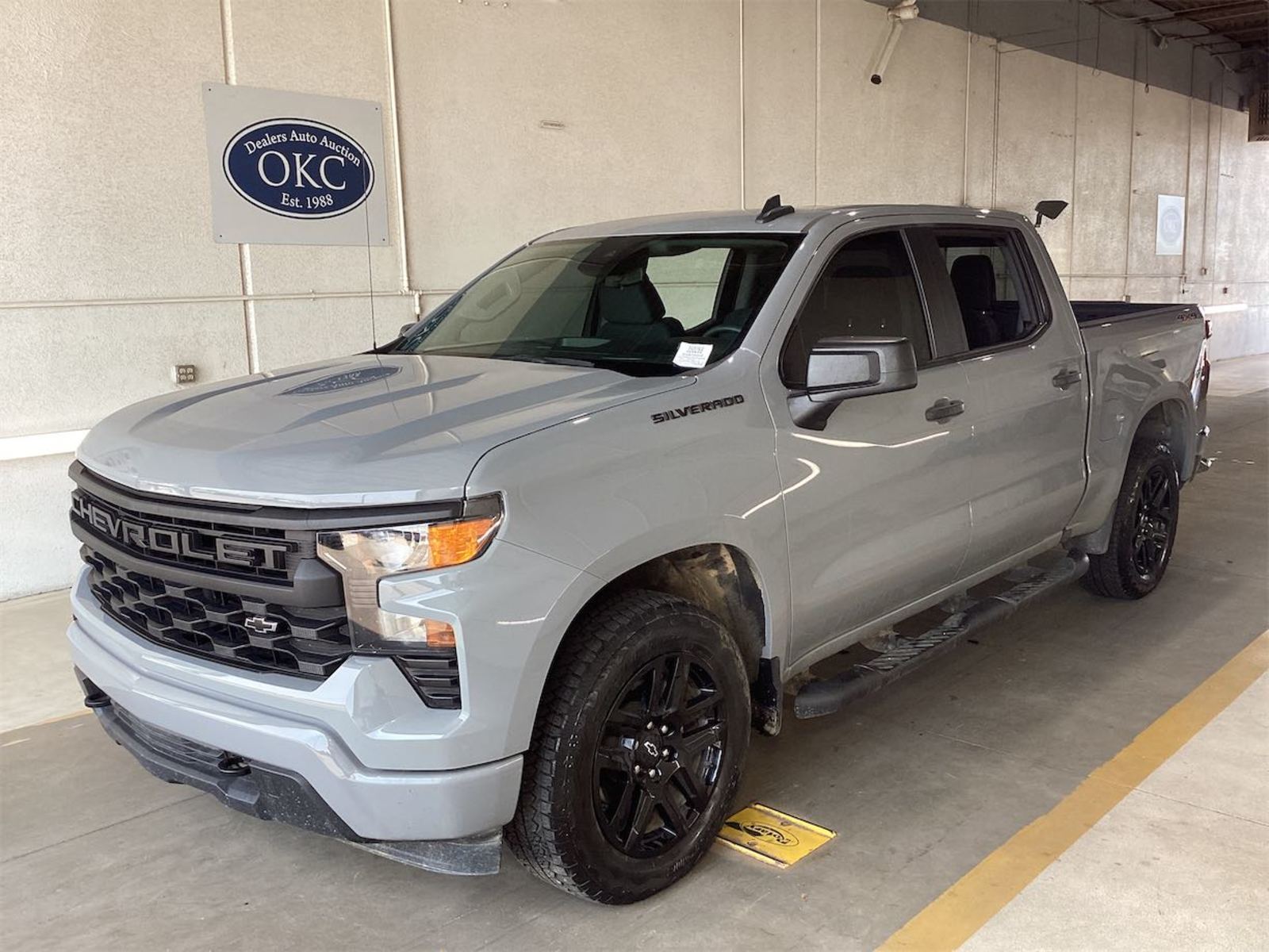 2024 Chevrolet Silverado 1500  Custom AWD