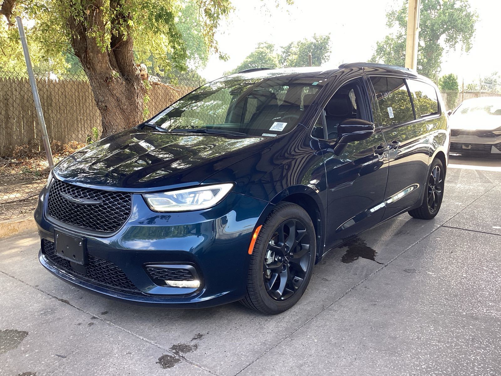 2025 Chrysler Pacifica  Limited FWD
