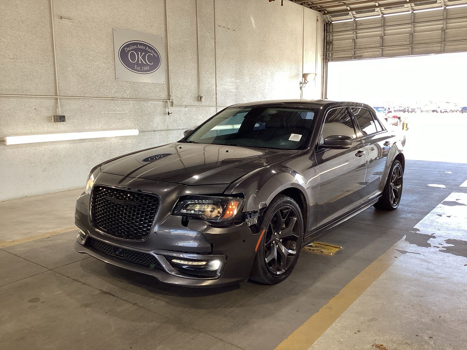 2023 Chrysler 300  Touring L RWD