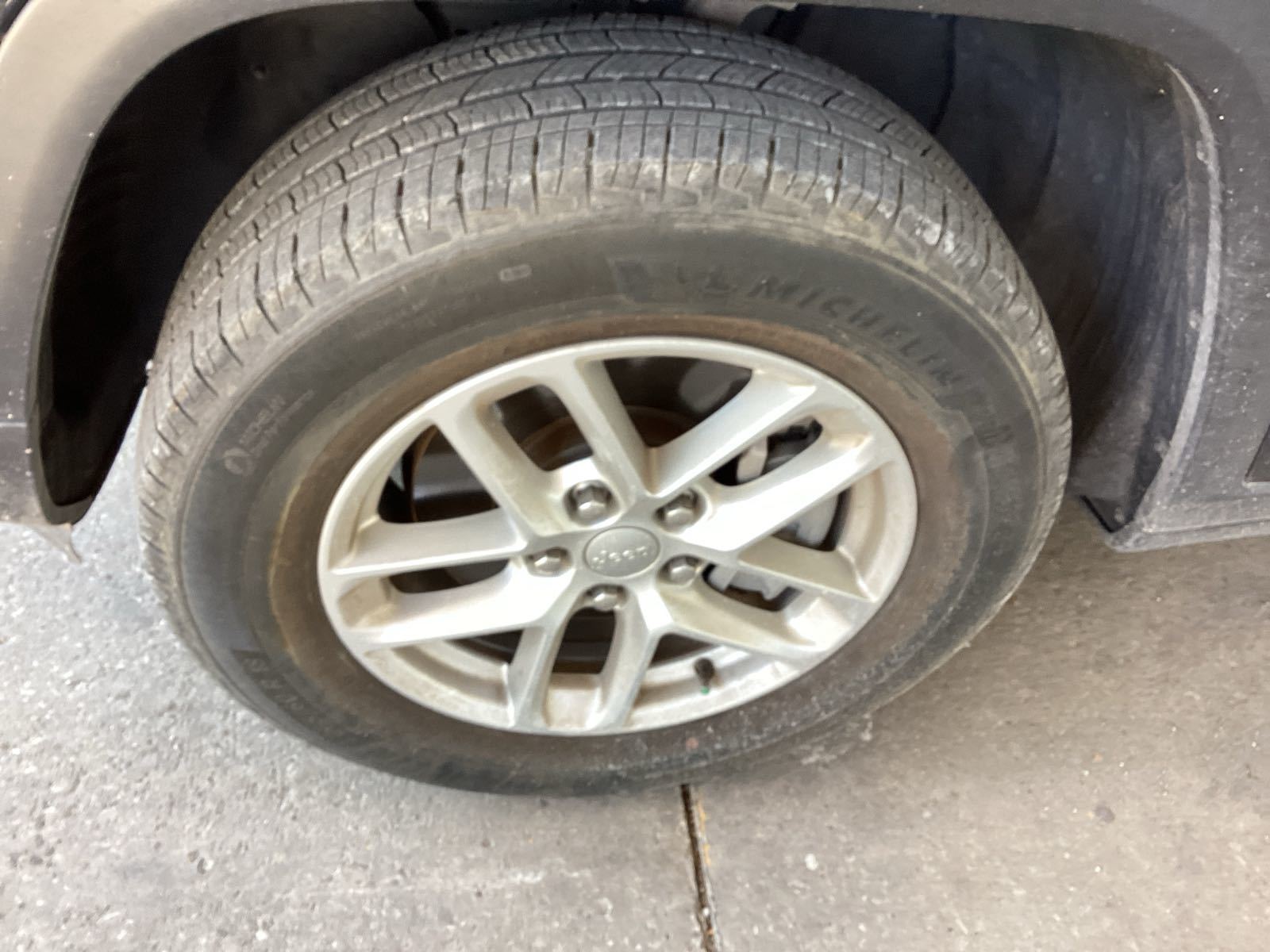 2024 Jeep Grand Cherokee  Laredo RWD