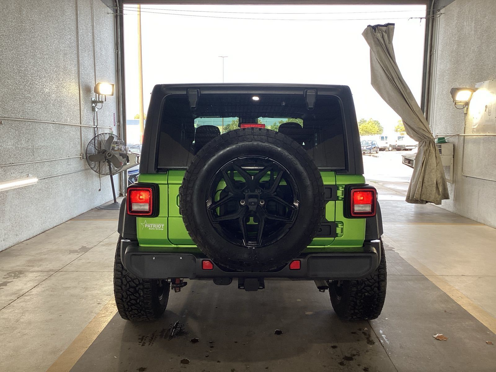 2025 Jeep Wrangler   AWD