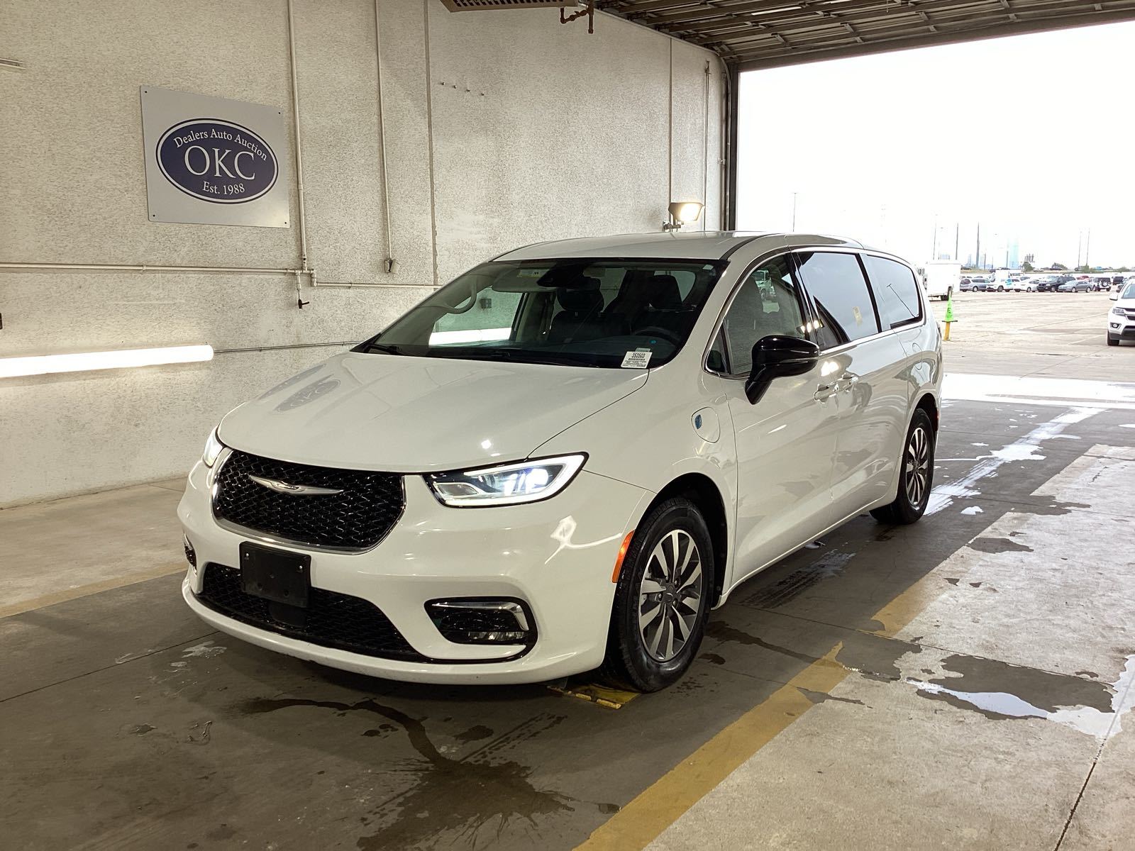 2024 Chrysler Pacifica   FWD
