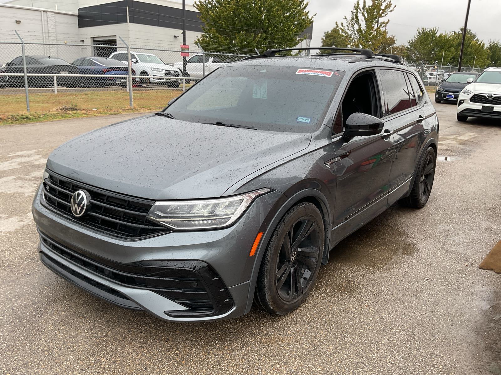 2024 Volkswagen Tiguan   FWD