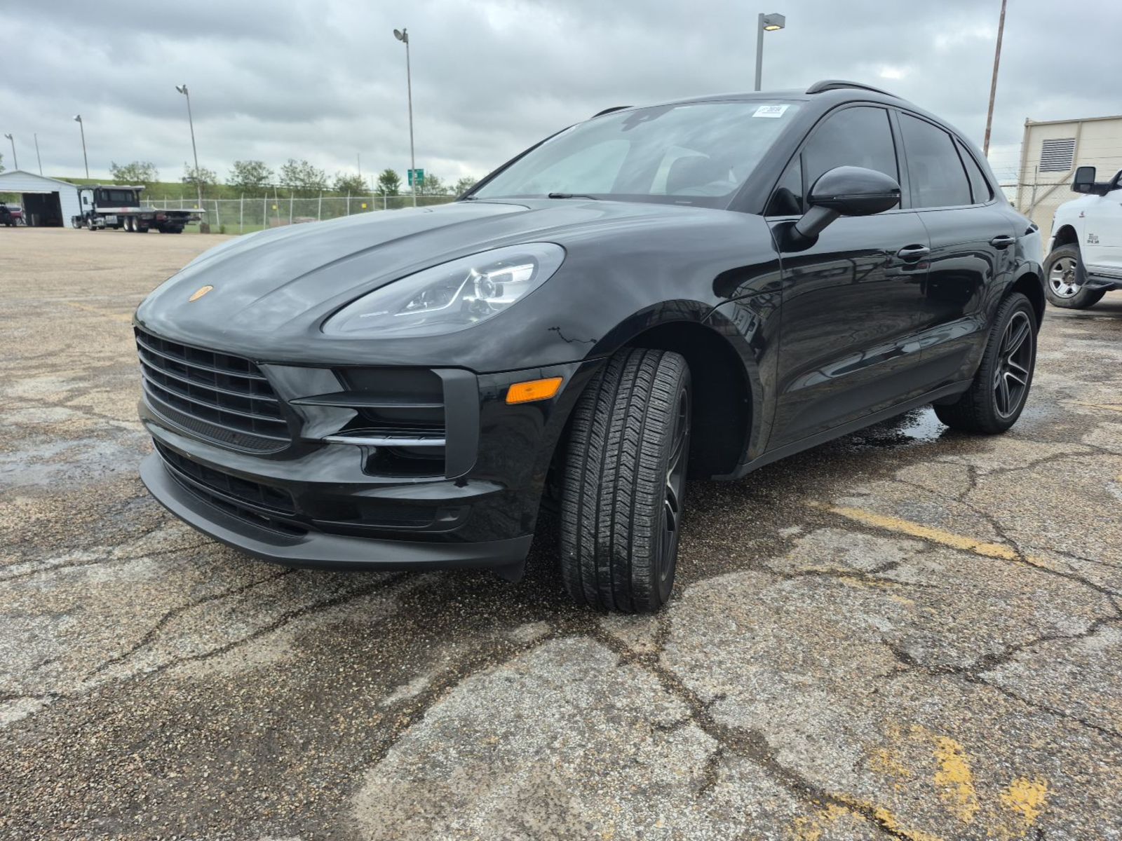 2020 Porsche macan  Base AWD