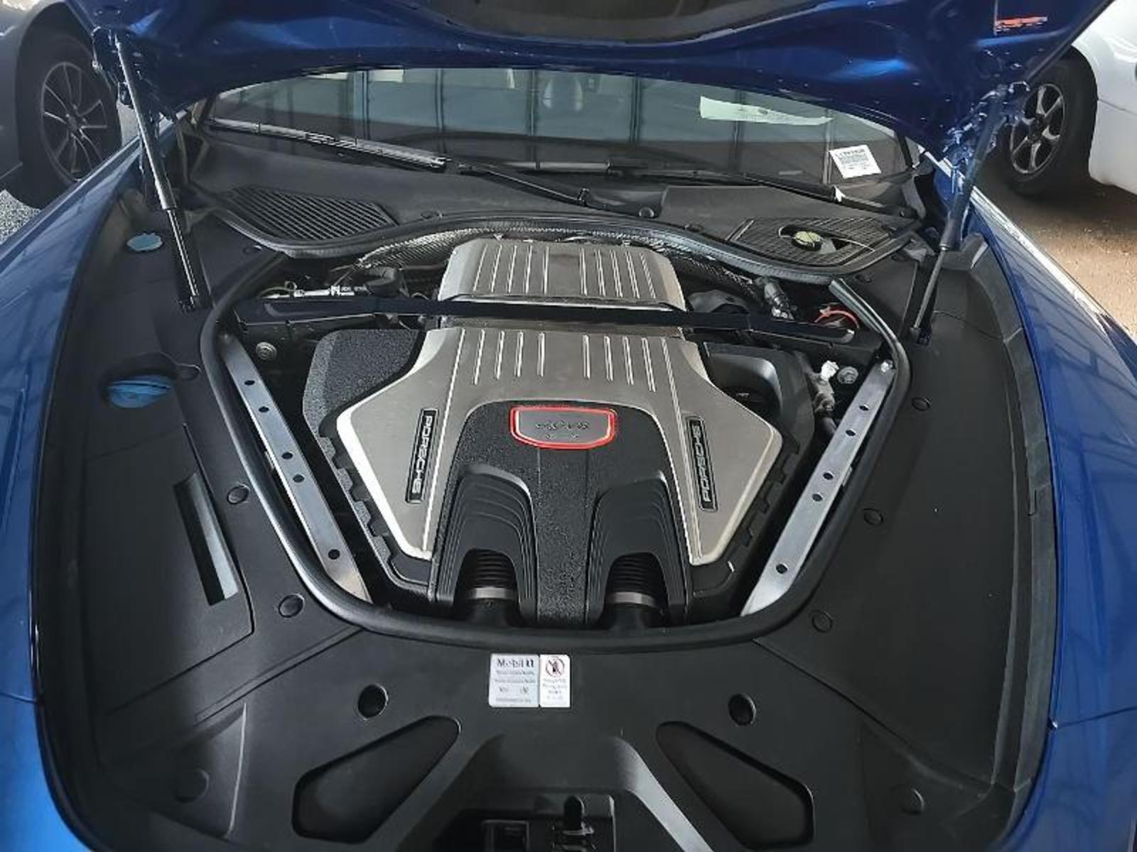 2019 Porsche panamera  GTS AWD