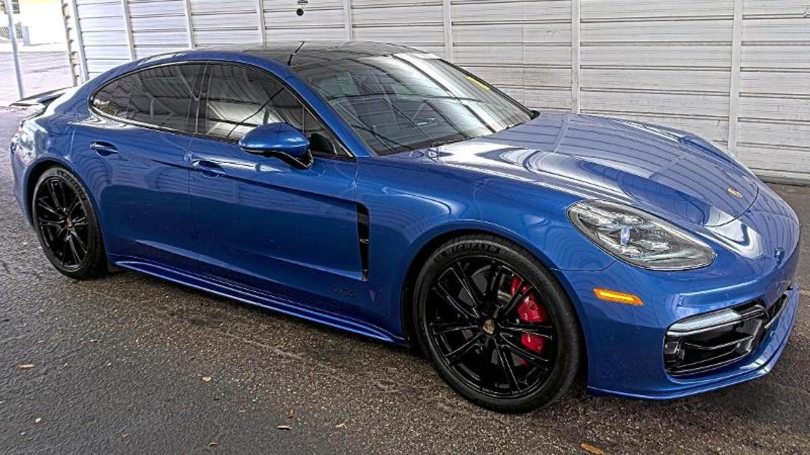 2019 Porsche panamera  GTS AWD