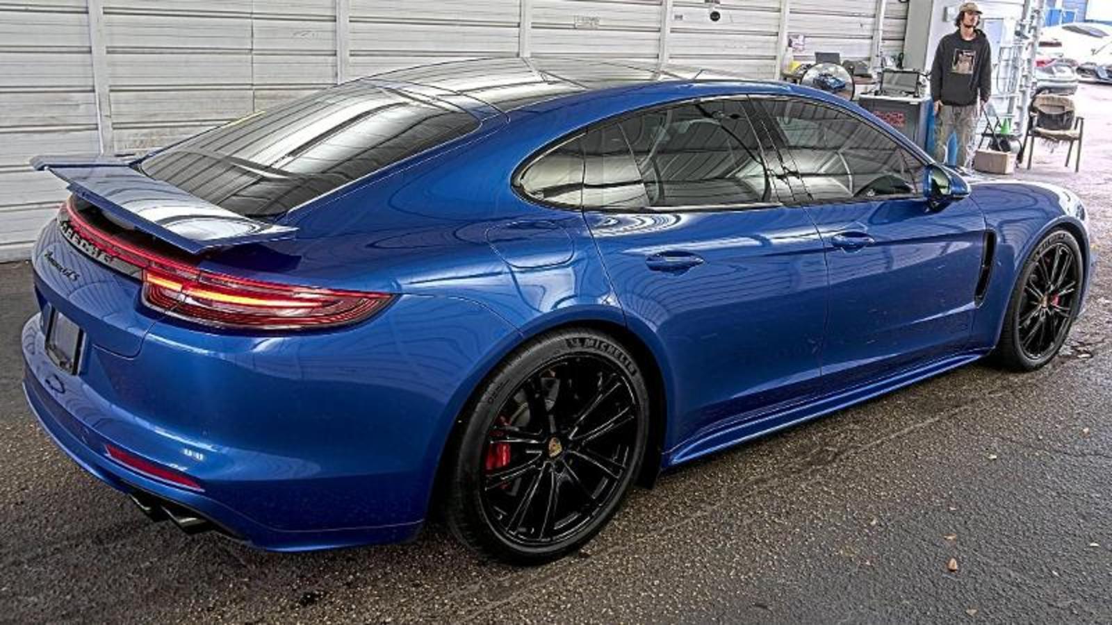 2019 Porsche panamera  GTS AWD