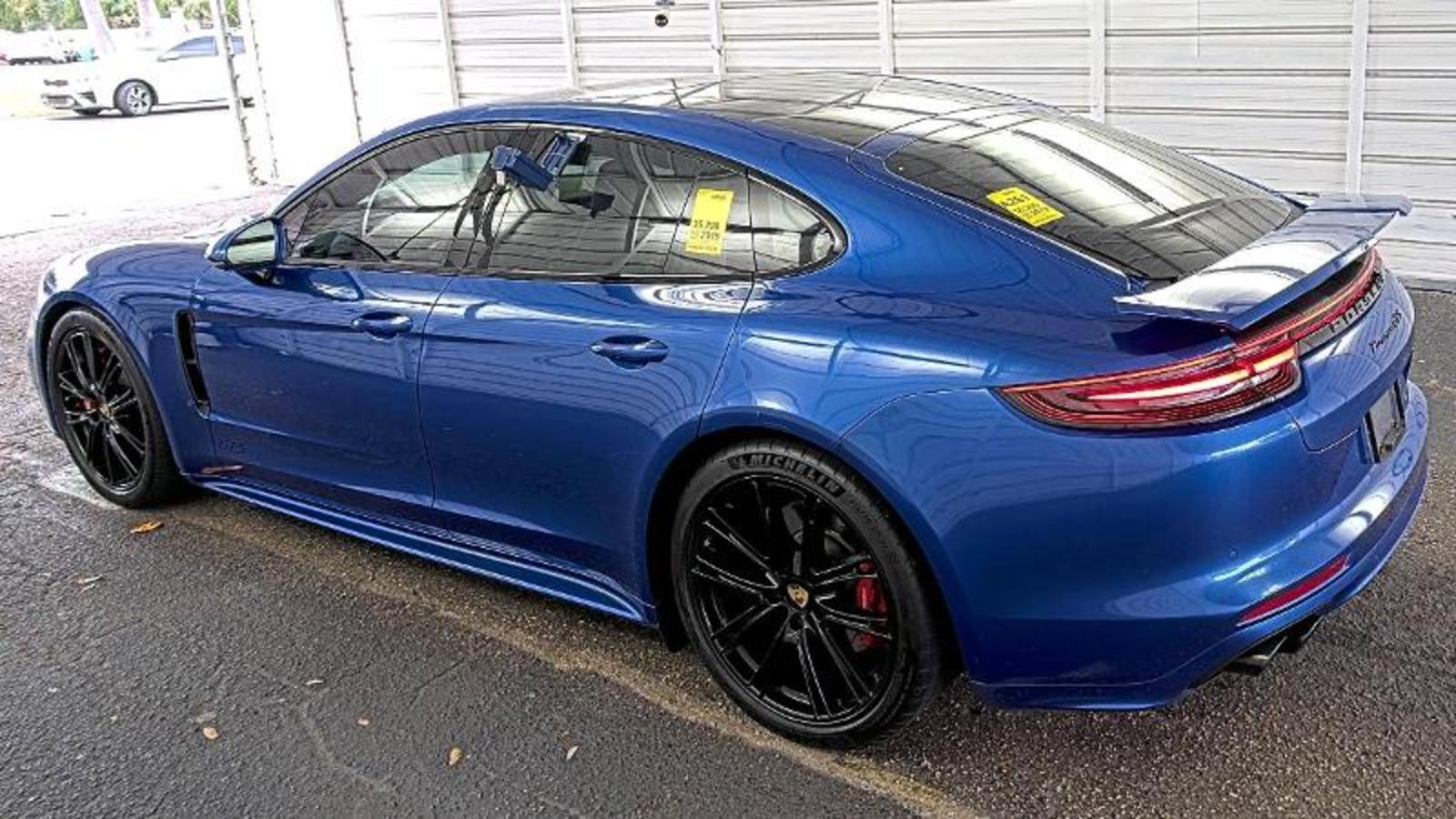 2019 Porsche panamera  GTS AWD