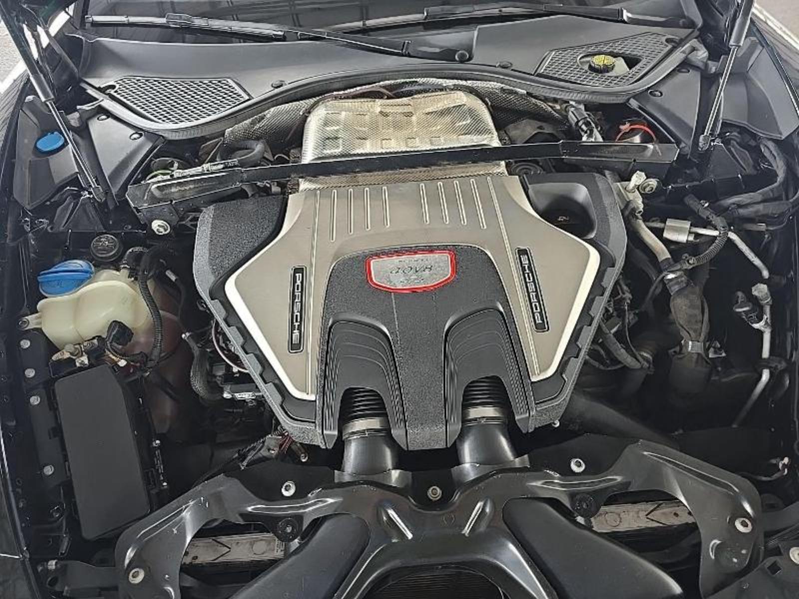 2020 Porsche panamera  GTS AWD