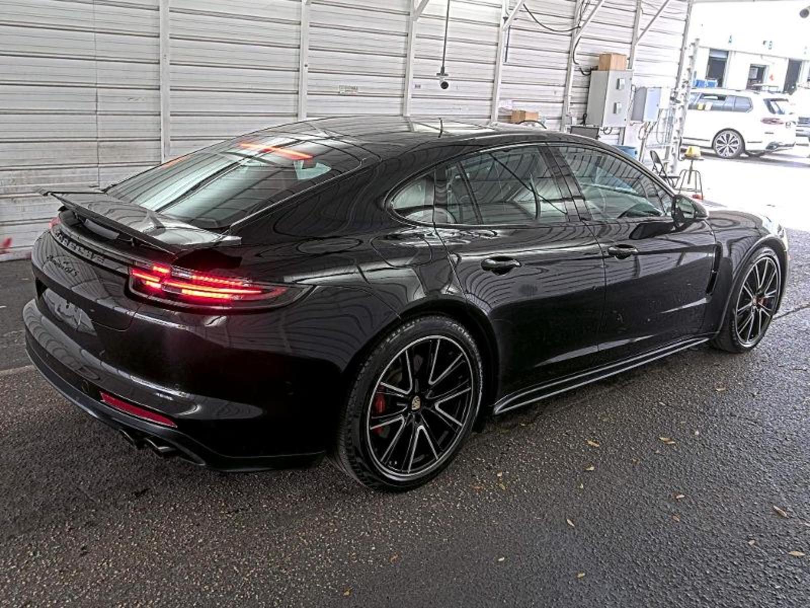 2020 Porsche panamera  GTS AWD