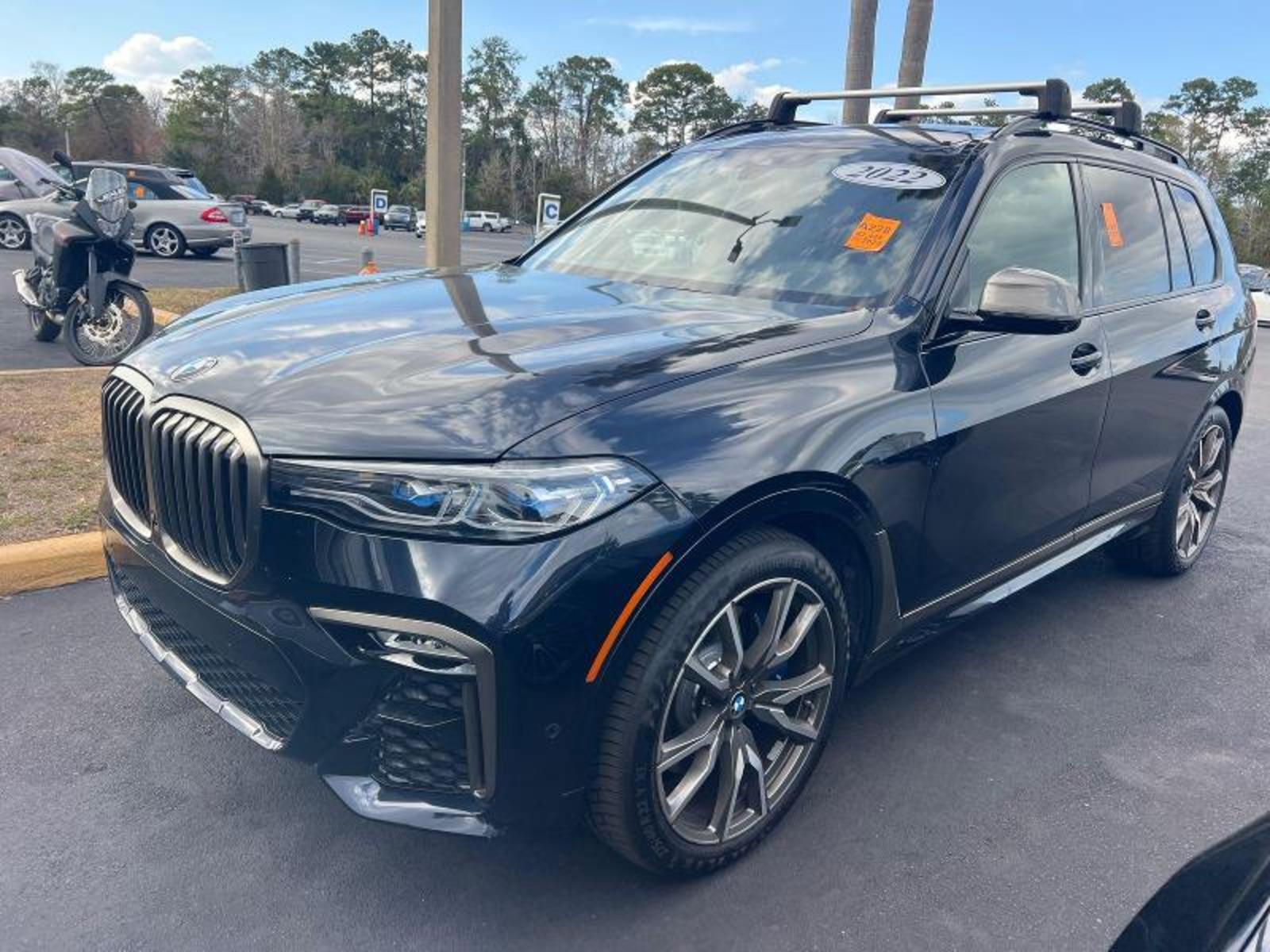 2022 BMW X7  M50i AWD