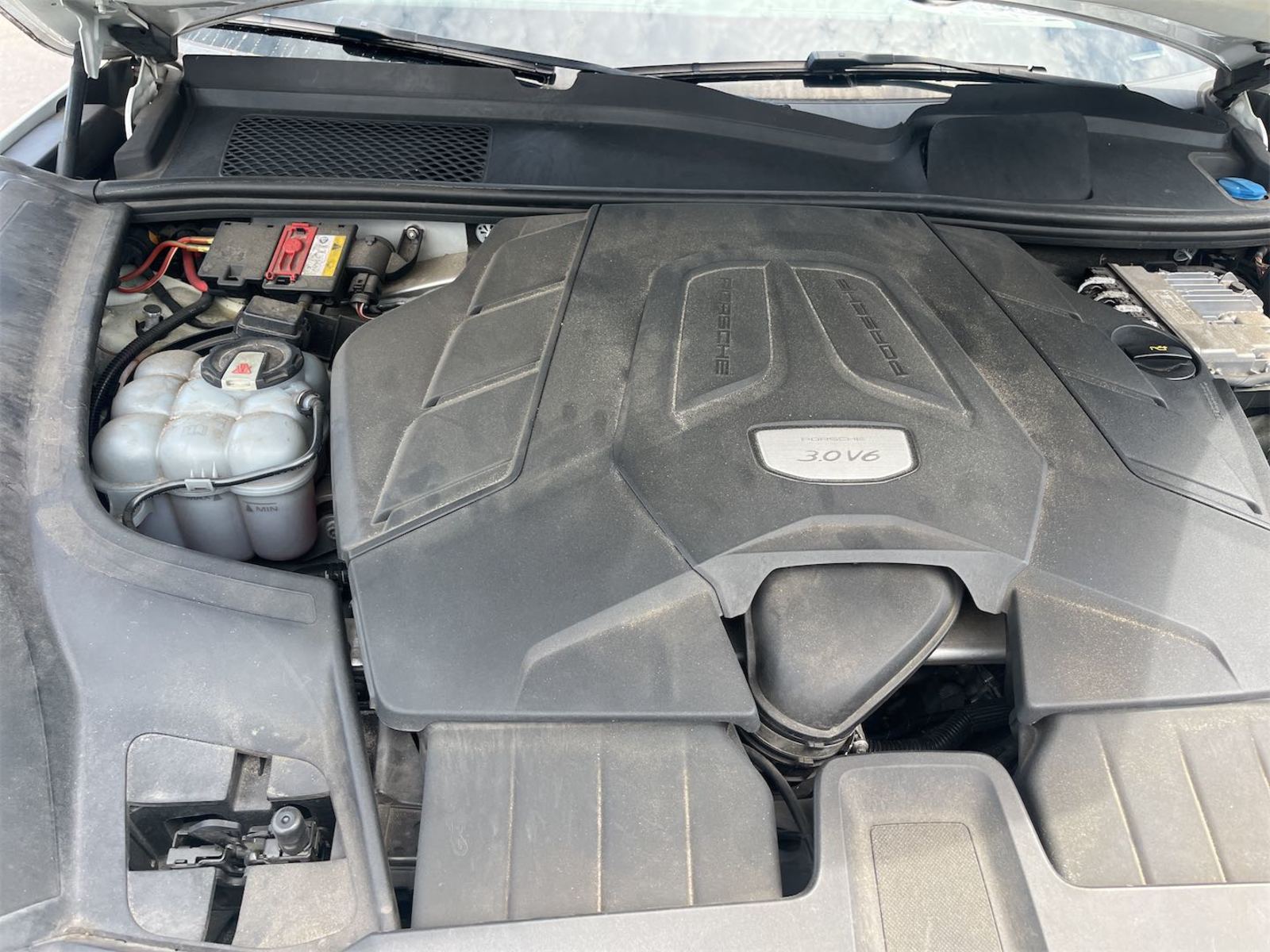 2019 Porsche cayenne   AWD