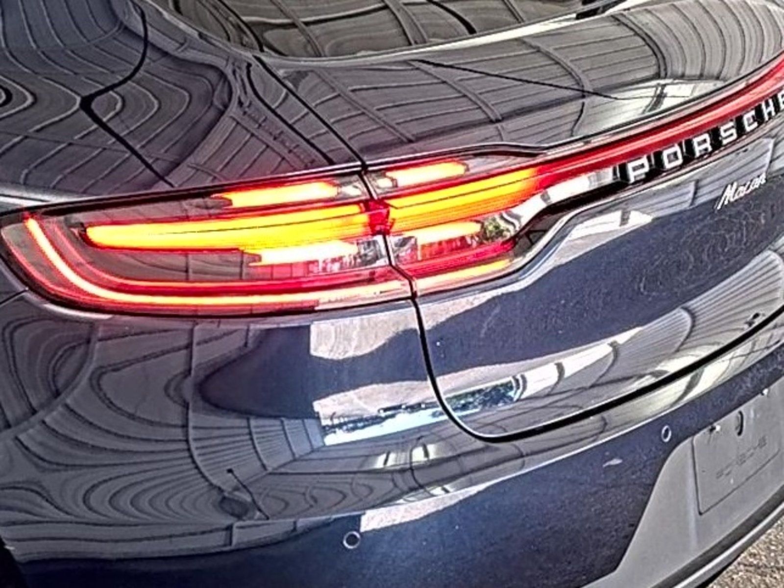 2020 Porsche macan   AWD