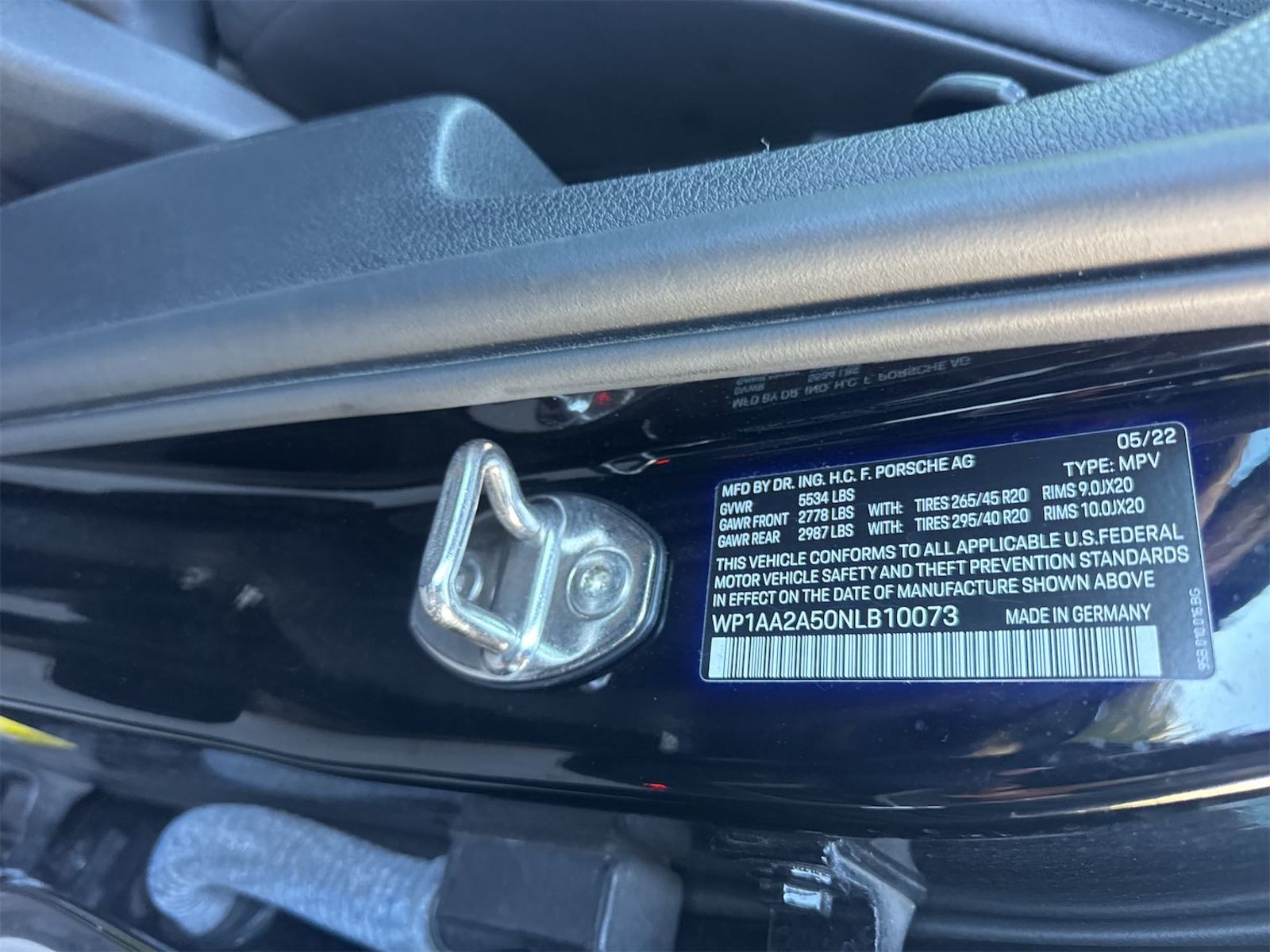2022 Porsche macan   AWD