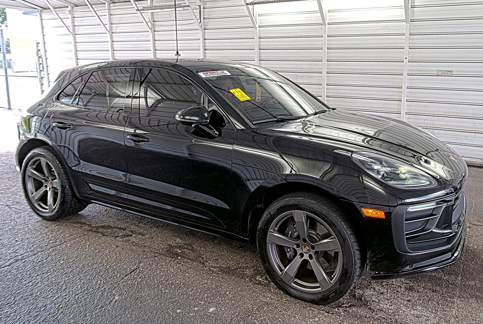 2022 Porsche macan   AWD