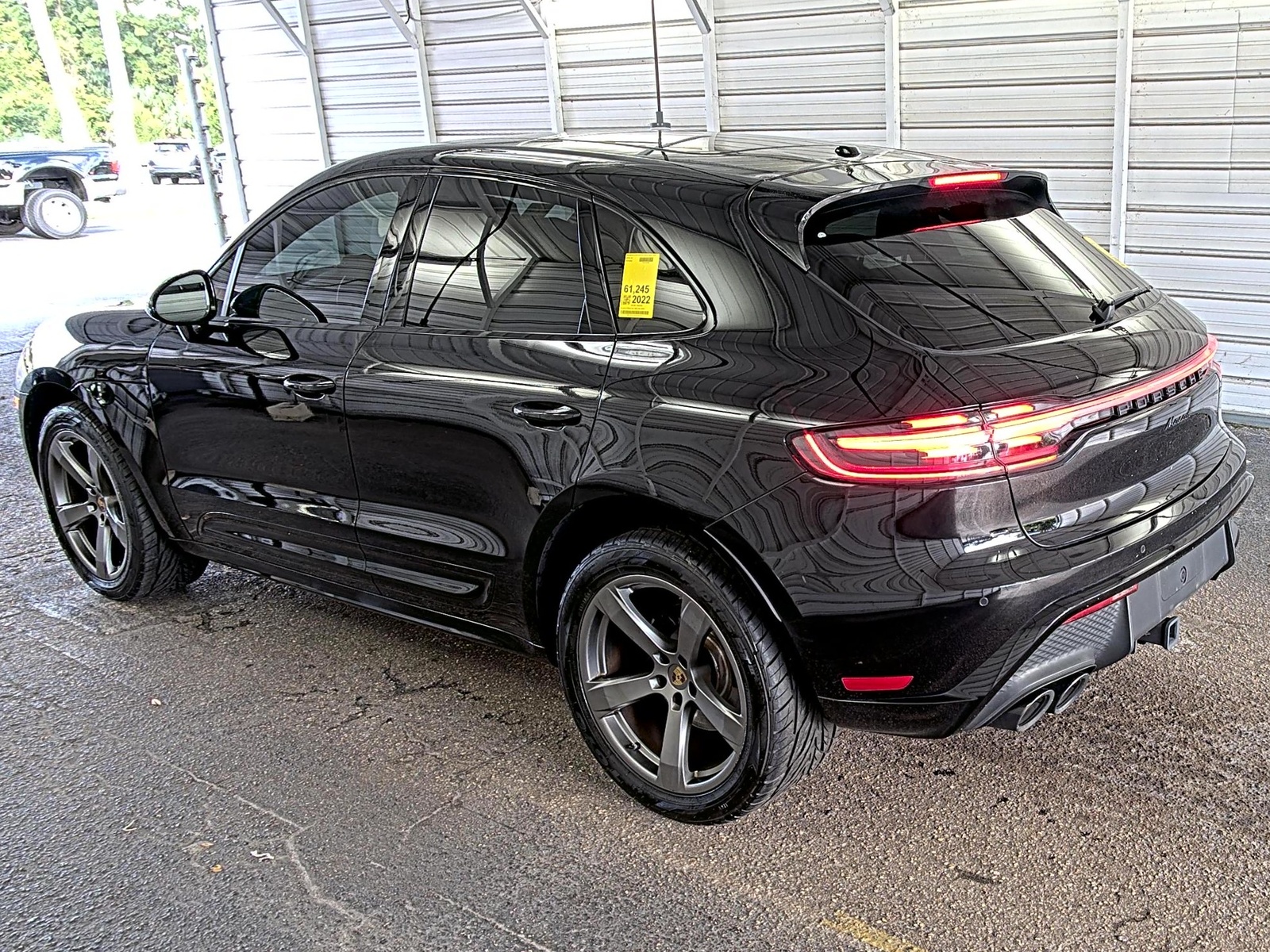 2022 Porsche macan   AWD