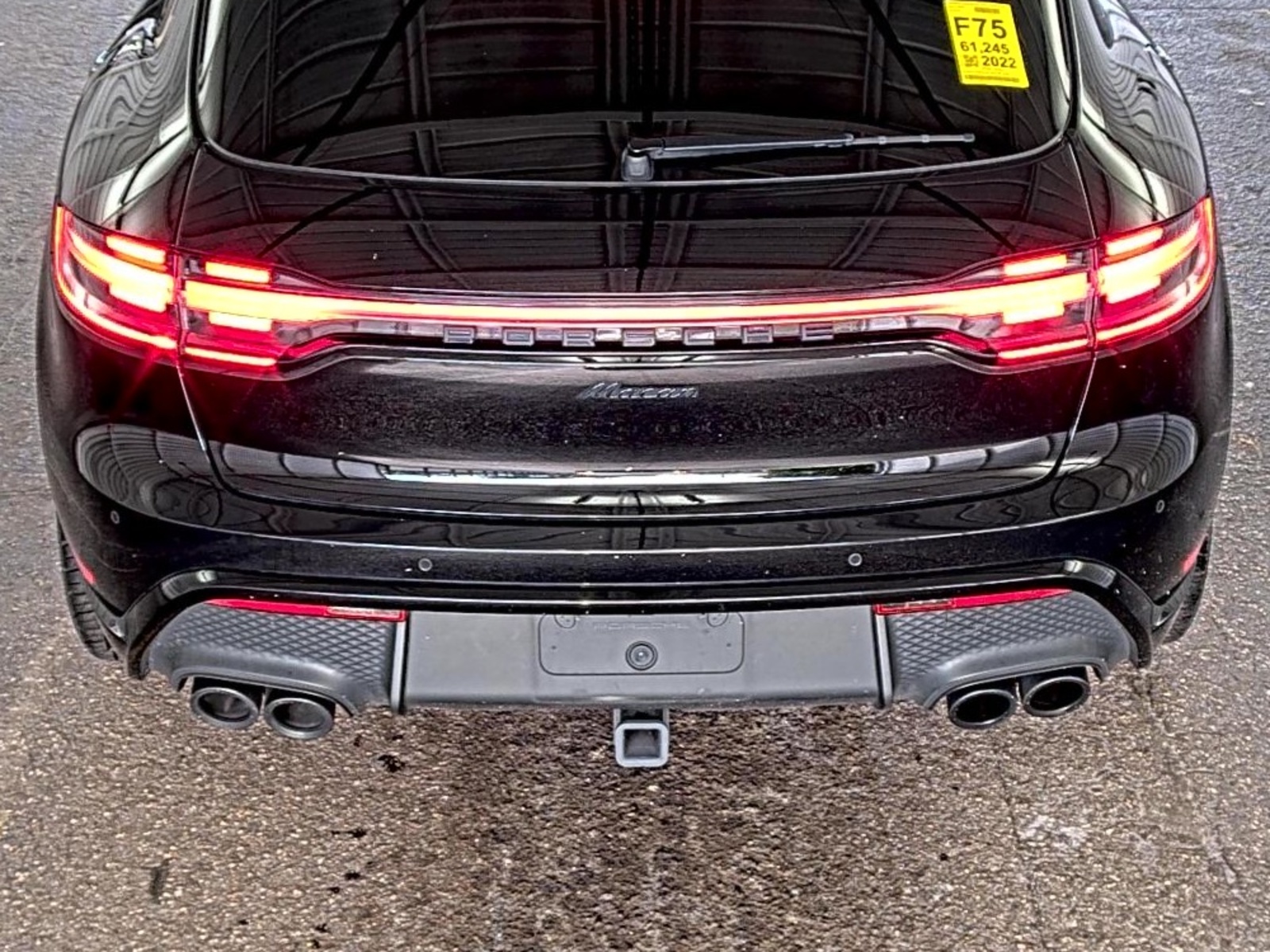 2022 Porsche macan   AWD
