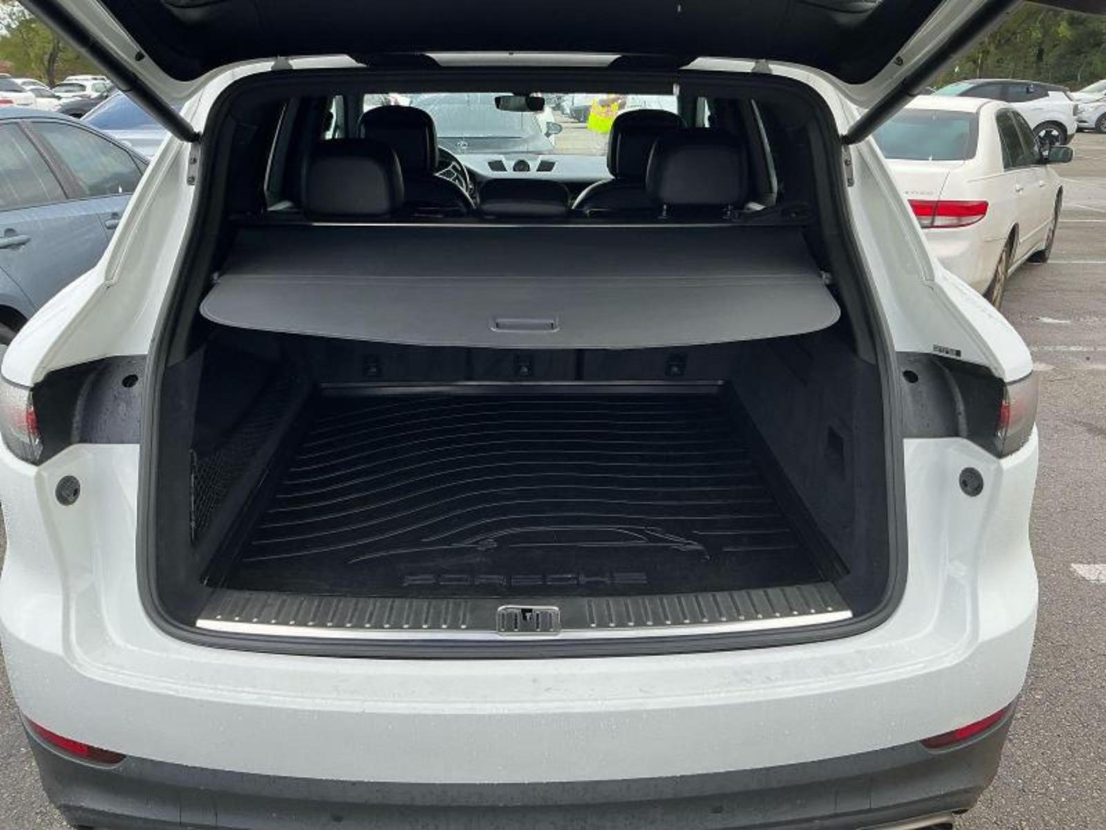 2019 Porsche cayenne   AWD