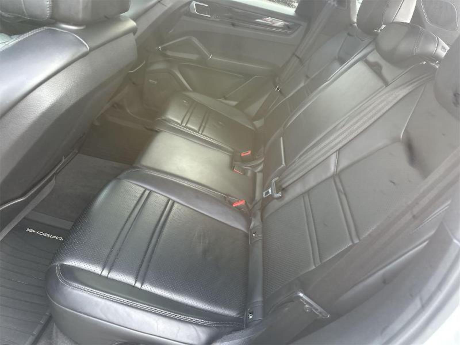 2019 Porsche cayenne   AWD