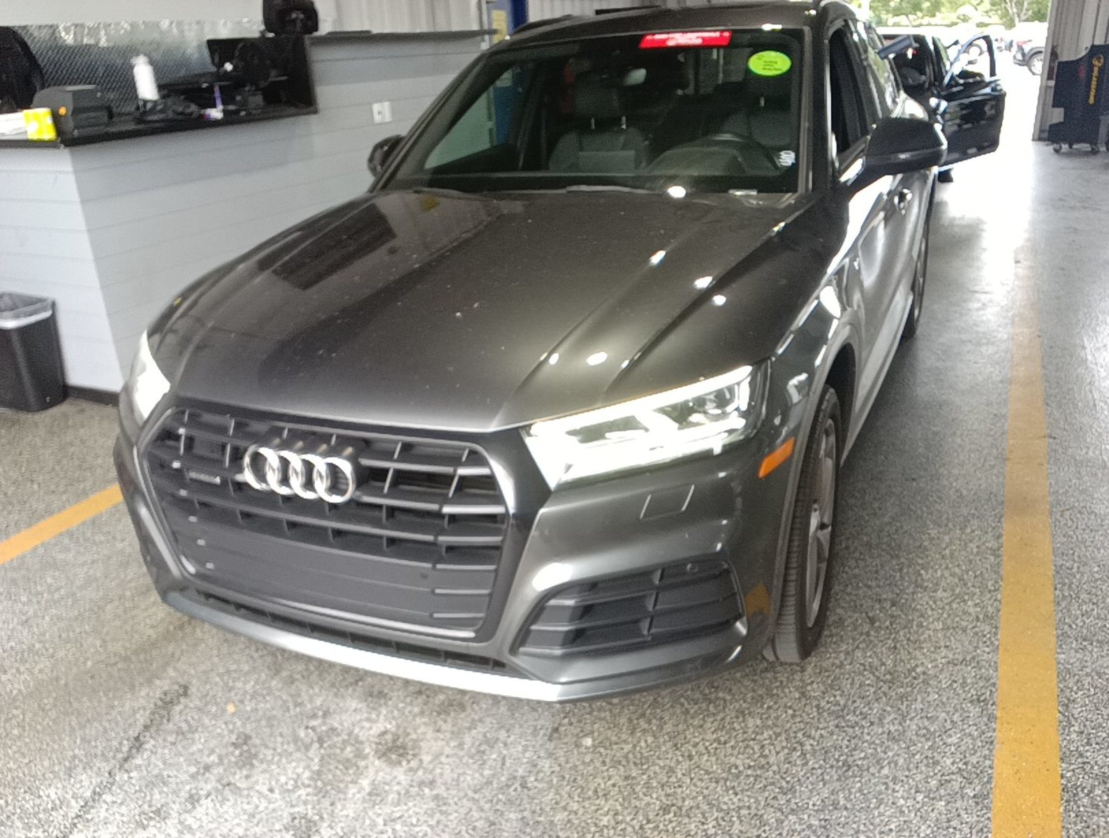 2020 Audi Q5  TITANIUM PREMIUM AWD
