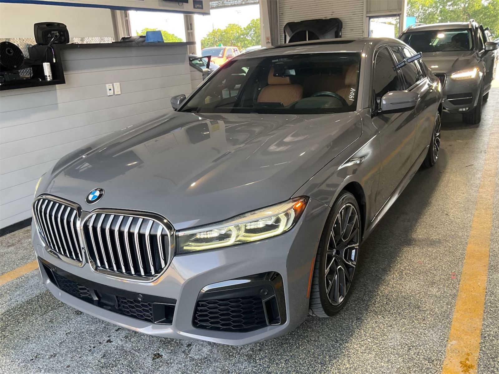 2022 BMW 7-Series  740i RWD