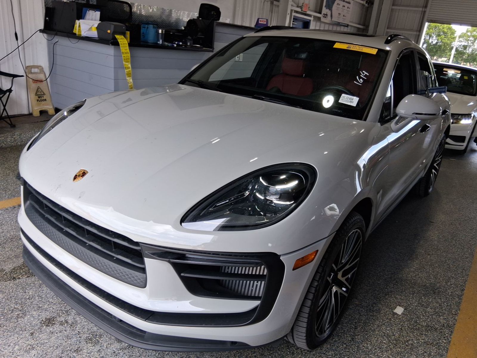 2022 Porsche macan  S AWD