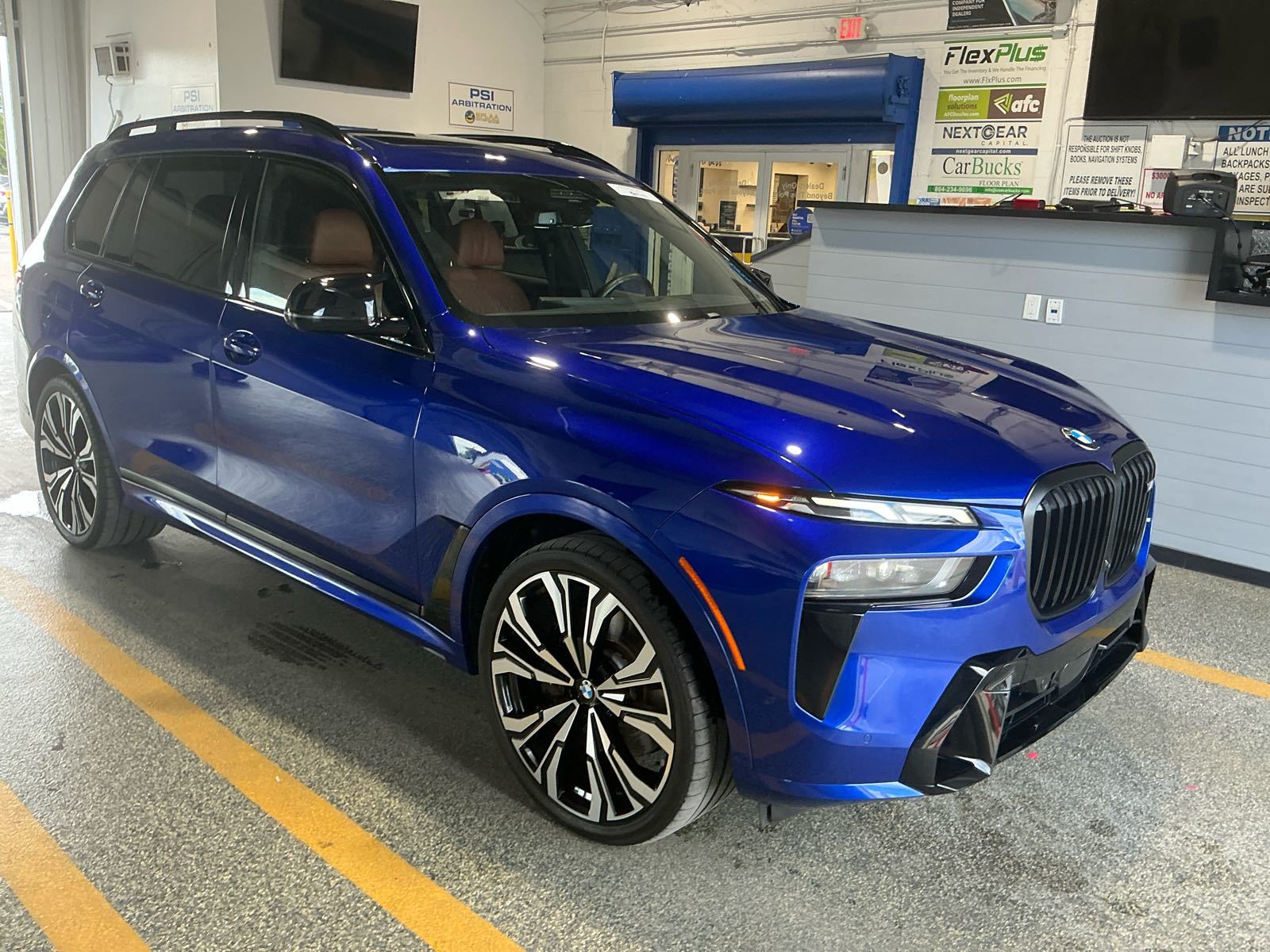 2024 BMW X7  M60i AWD