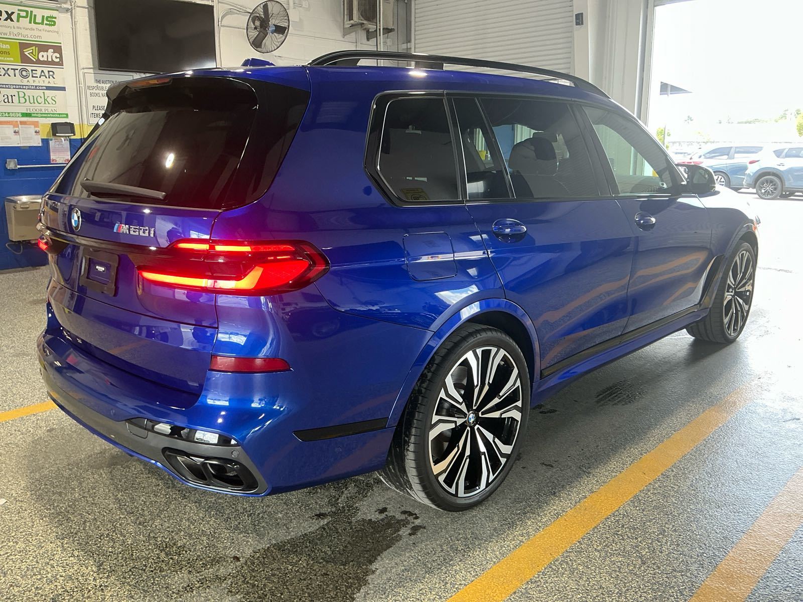 2024 BMW X7  M60i AWD