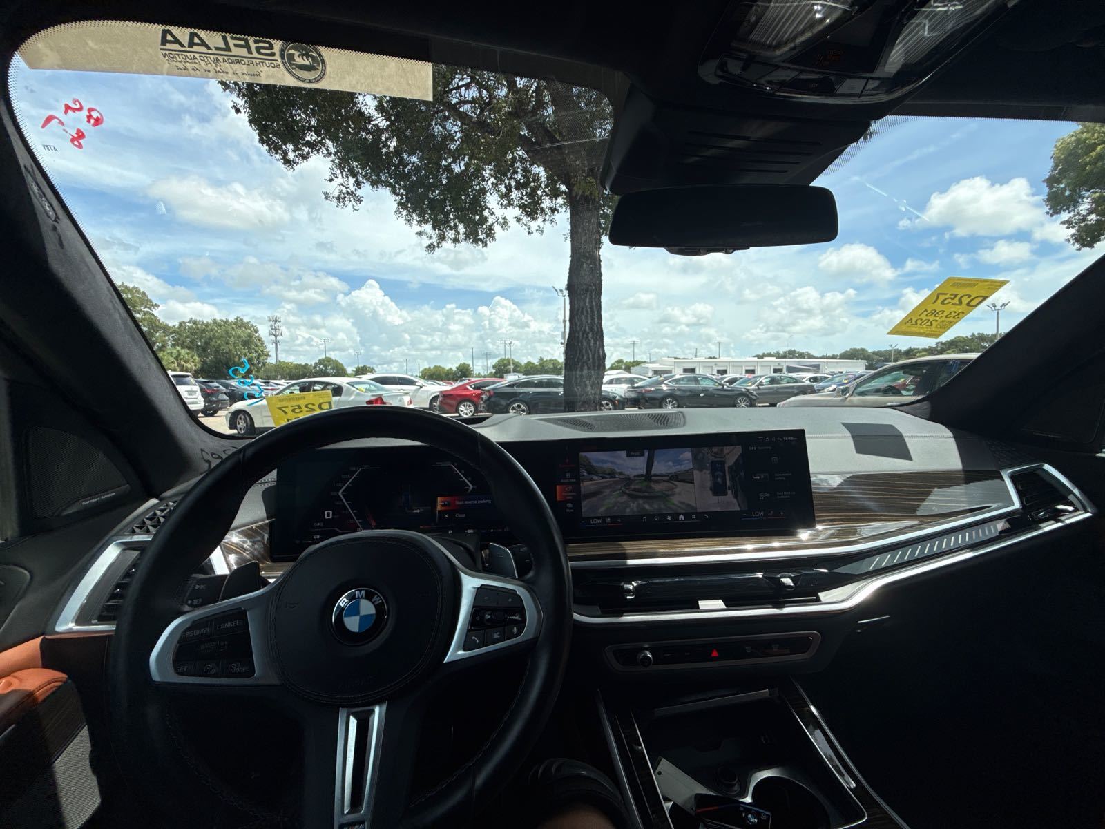 2024 BMW X7  M60i AWD