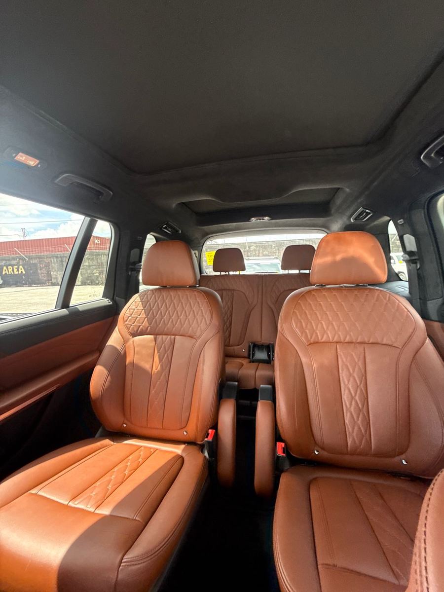 2024 BMW X7  M60i AWD