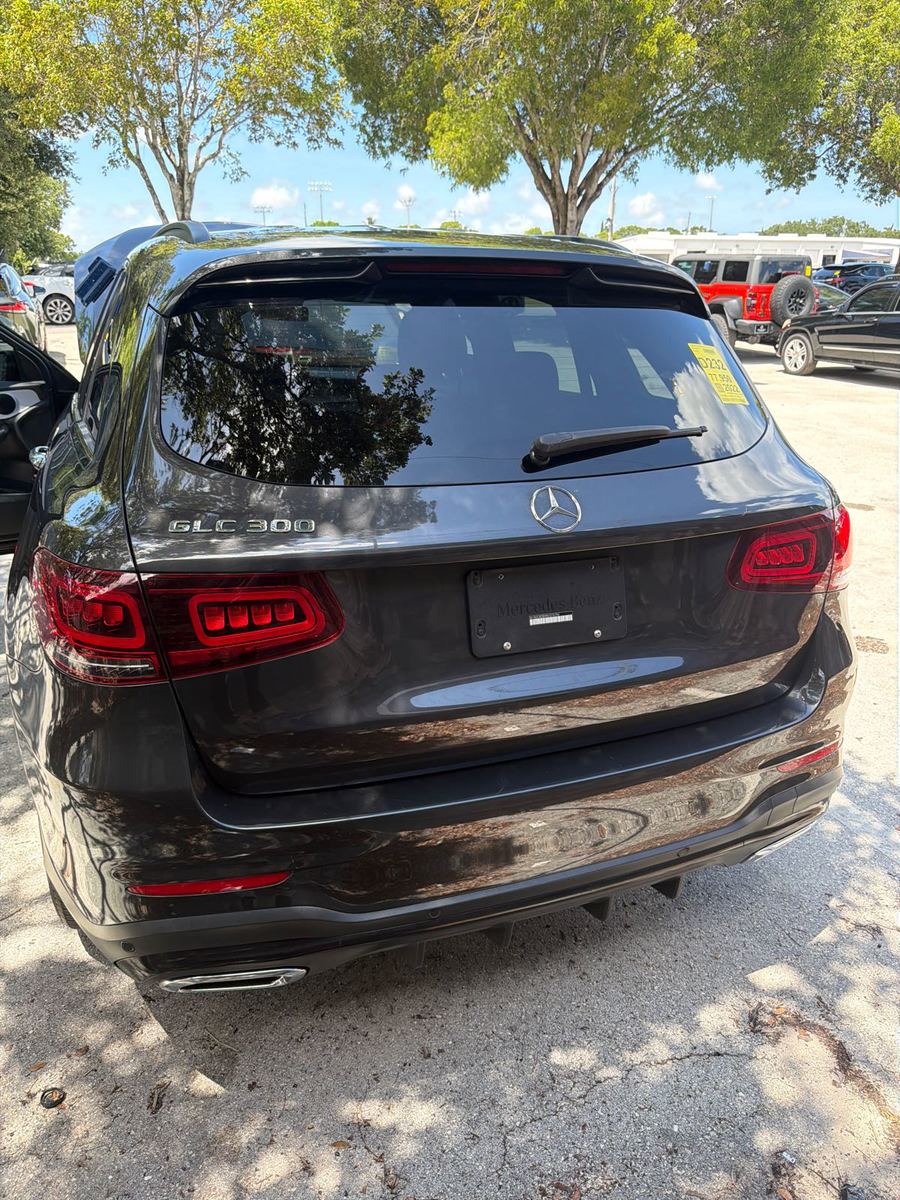 2022 Mercedes-Benz GLC   RWD