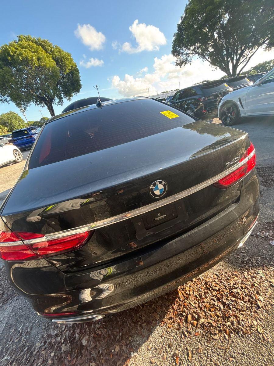 2019 BMW 7-Series  740i RWD