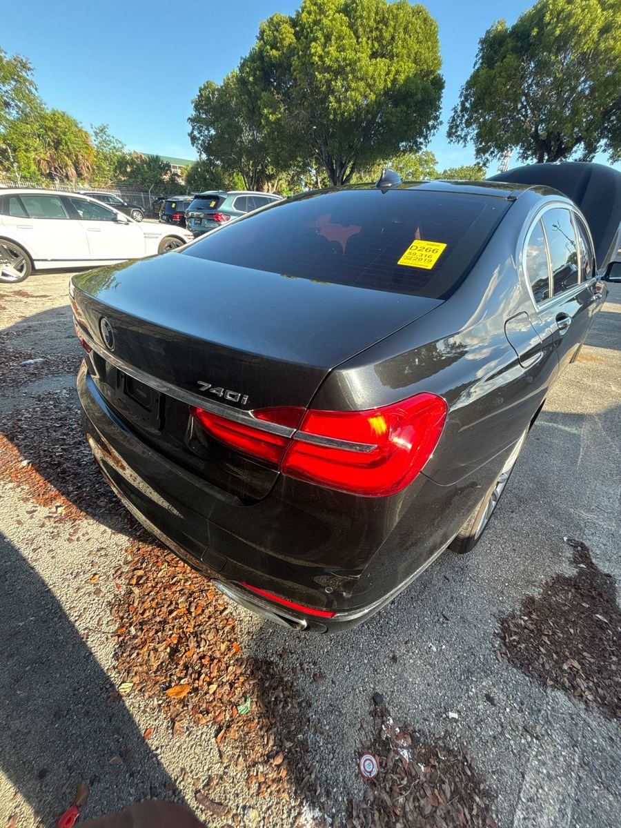 2019 BMW 7-Series  740i RWD