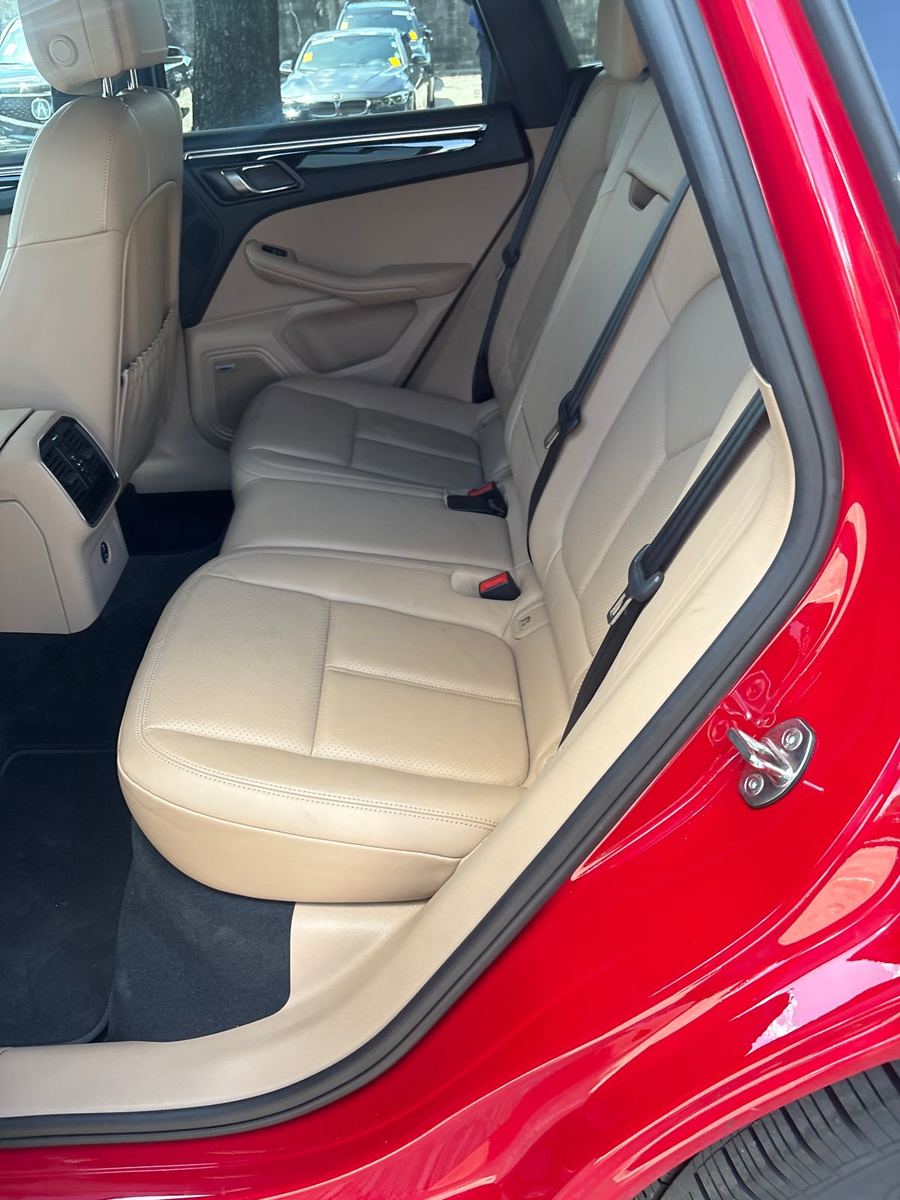 2020 Porsche macan   AWD