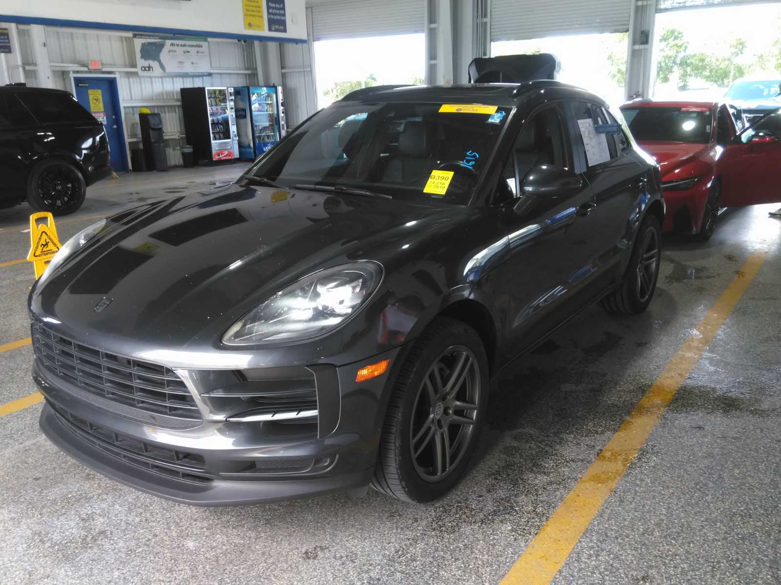 2019 Porsche macan   AWD