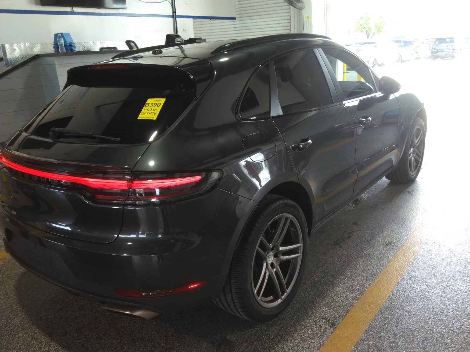 2019 Porsche macan   AWD